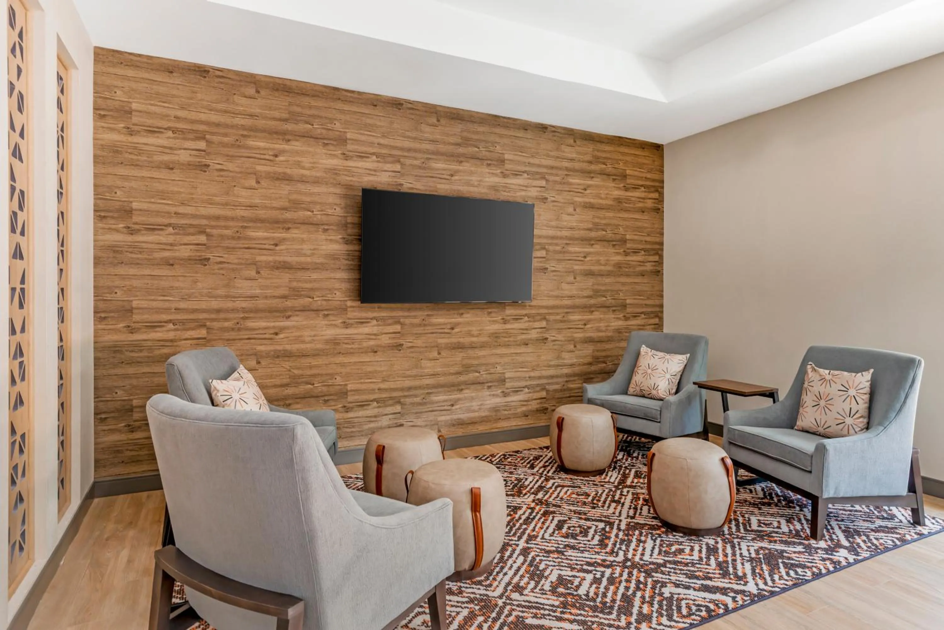 Communal lounge/ TV room in Candlewood Suites Chester - Richmond by IHG
