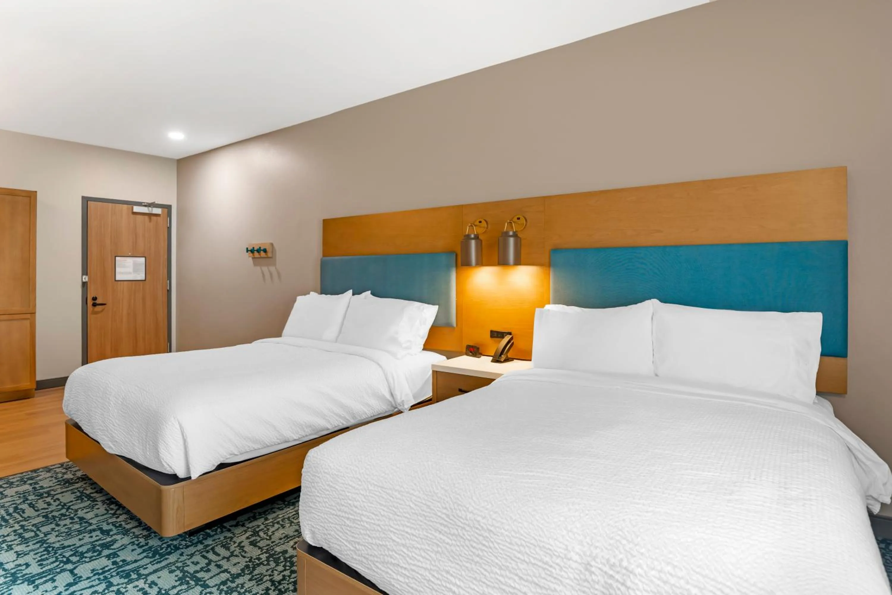 Bed in Candlewood Suites Chester - Richmond by IHG