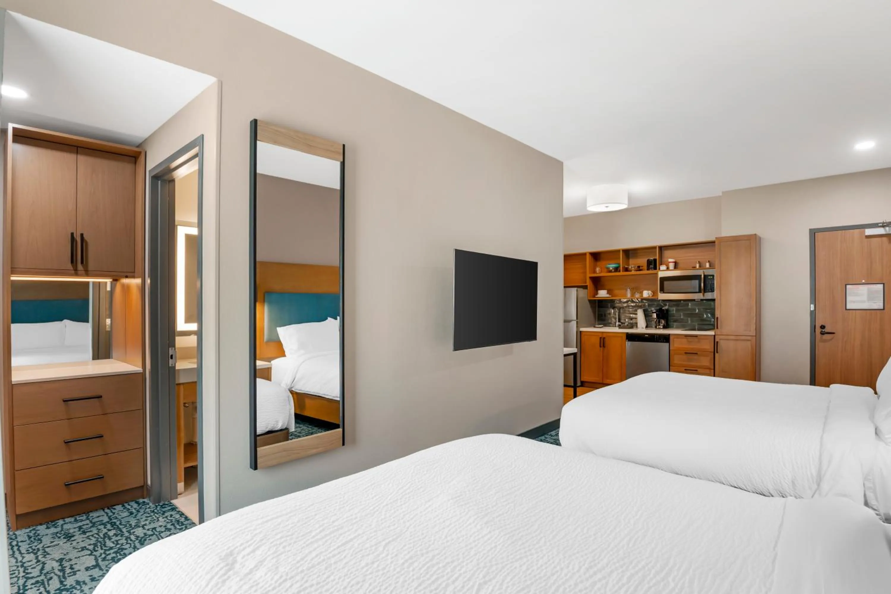 Bed in Candlewood Suites Chester - Richmond by IHG
