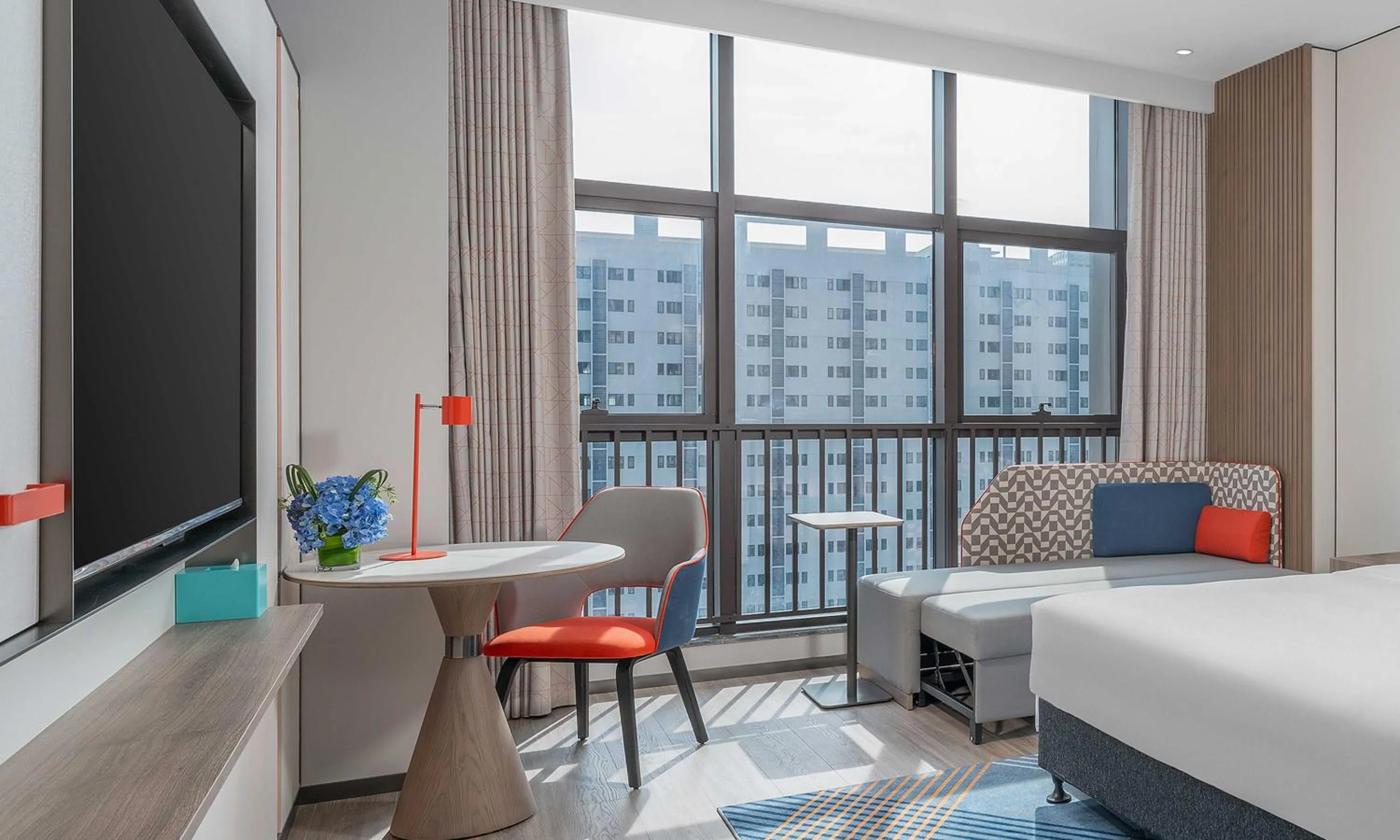 Bed in Holiday Inn Express Foshan Shunde Lecong by IHG