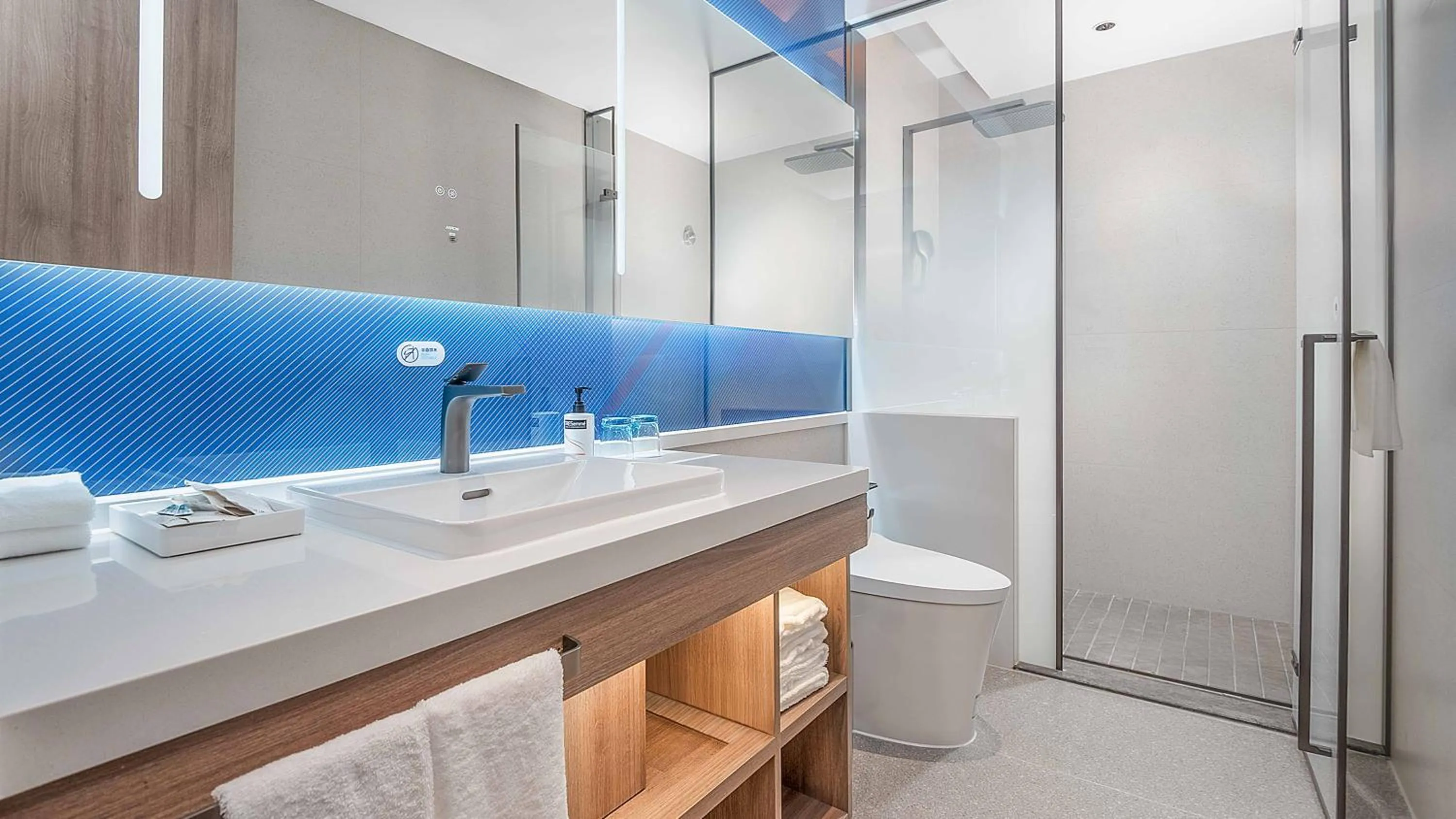 Shower in Holiday Inn Express Foshan Shunde Lecong by IHG
