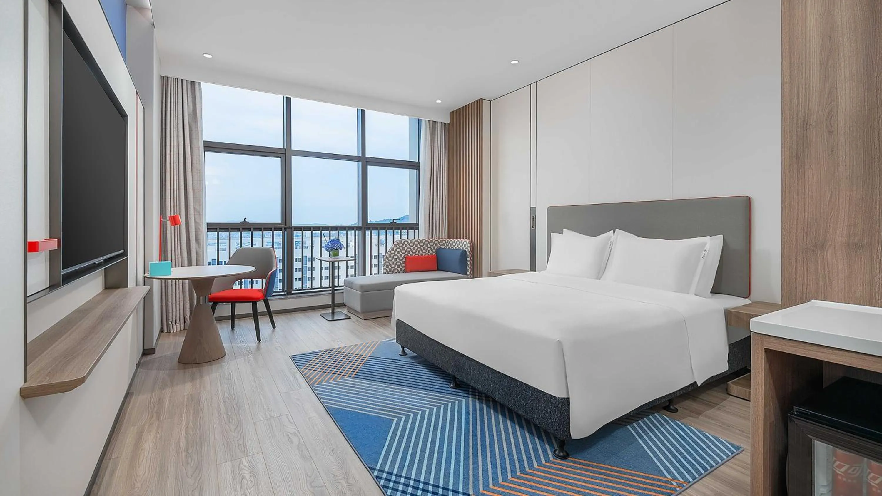 Bed in Holiday Inn Express Foshan Shunde Lecong by IHG
