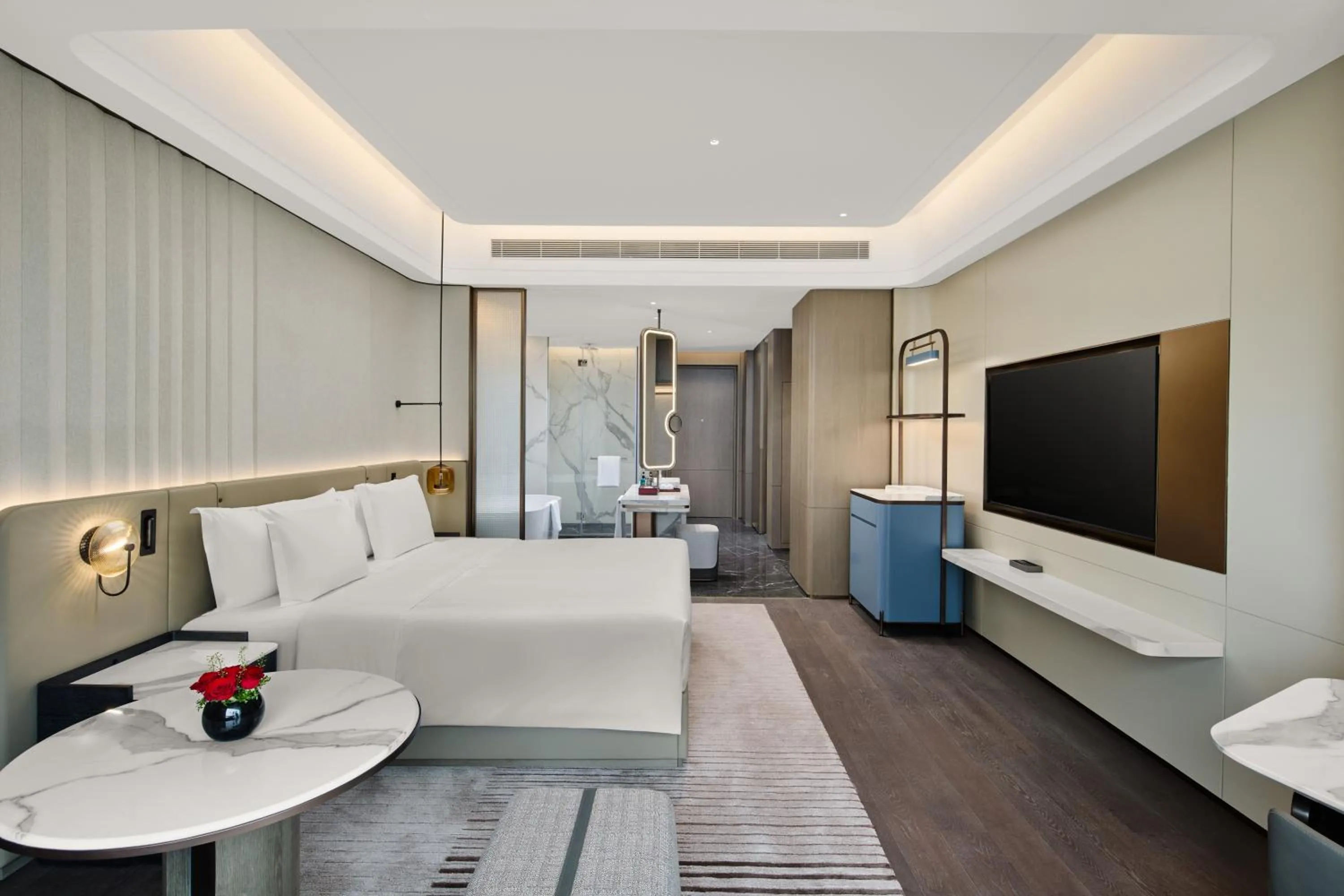 Photo of the whole room, Bed in Crowne Plaza Kunshan East by IHG