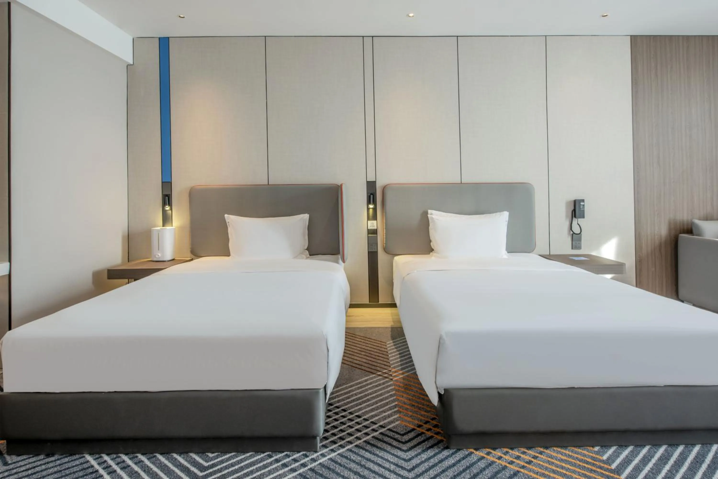 Bed in Holiday Inn Express Yinchuan Lanxi Valley Plaza by IHG