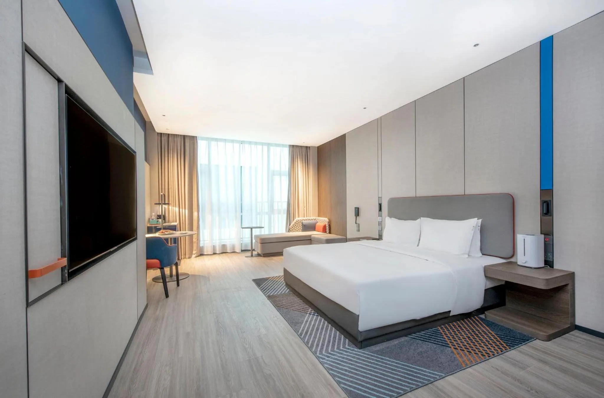 Photo of the whole room, Bed in Holiday Inn Express Yinchuan Lanxi Valley Plaza by IHG
