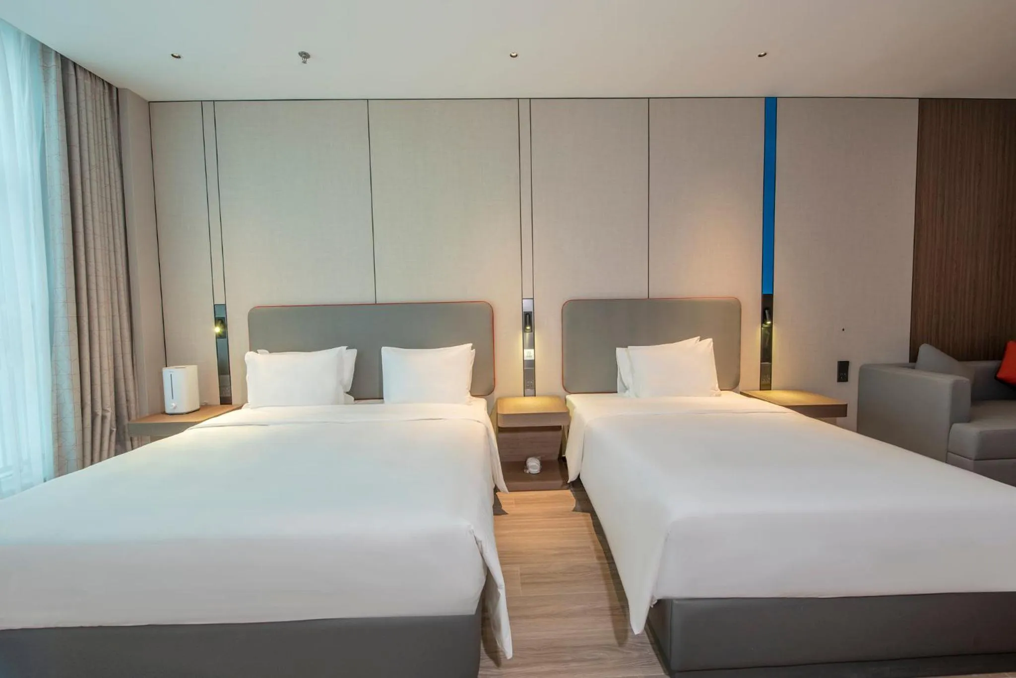 Photo of the whole room, Bed in Holiday Inn Express Yinchuan Lanxi Valley Plaza by IHG