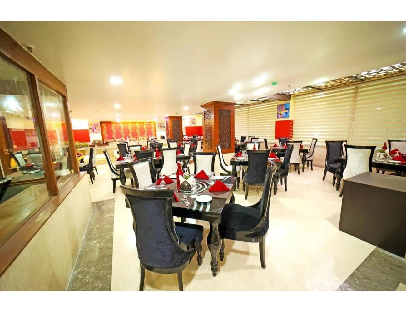 Restaurant/places to eat in The Red Velvet Hotel Samarpan, Patna
