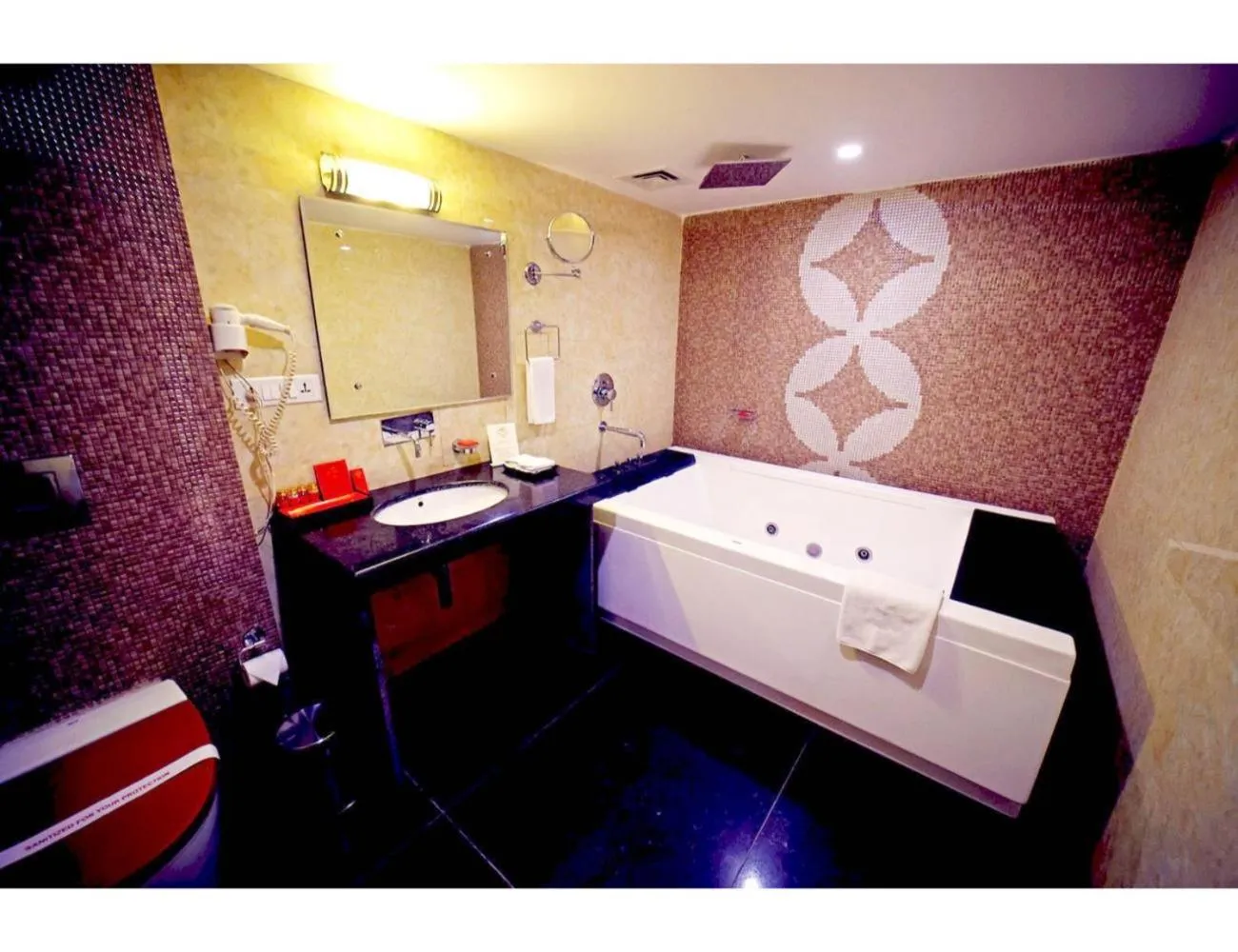 Bed in The Red Velvet Hotel Samarpan, Patna