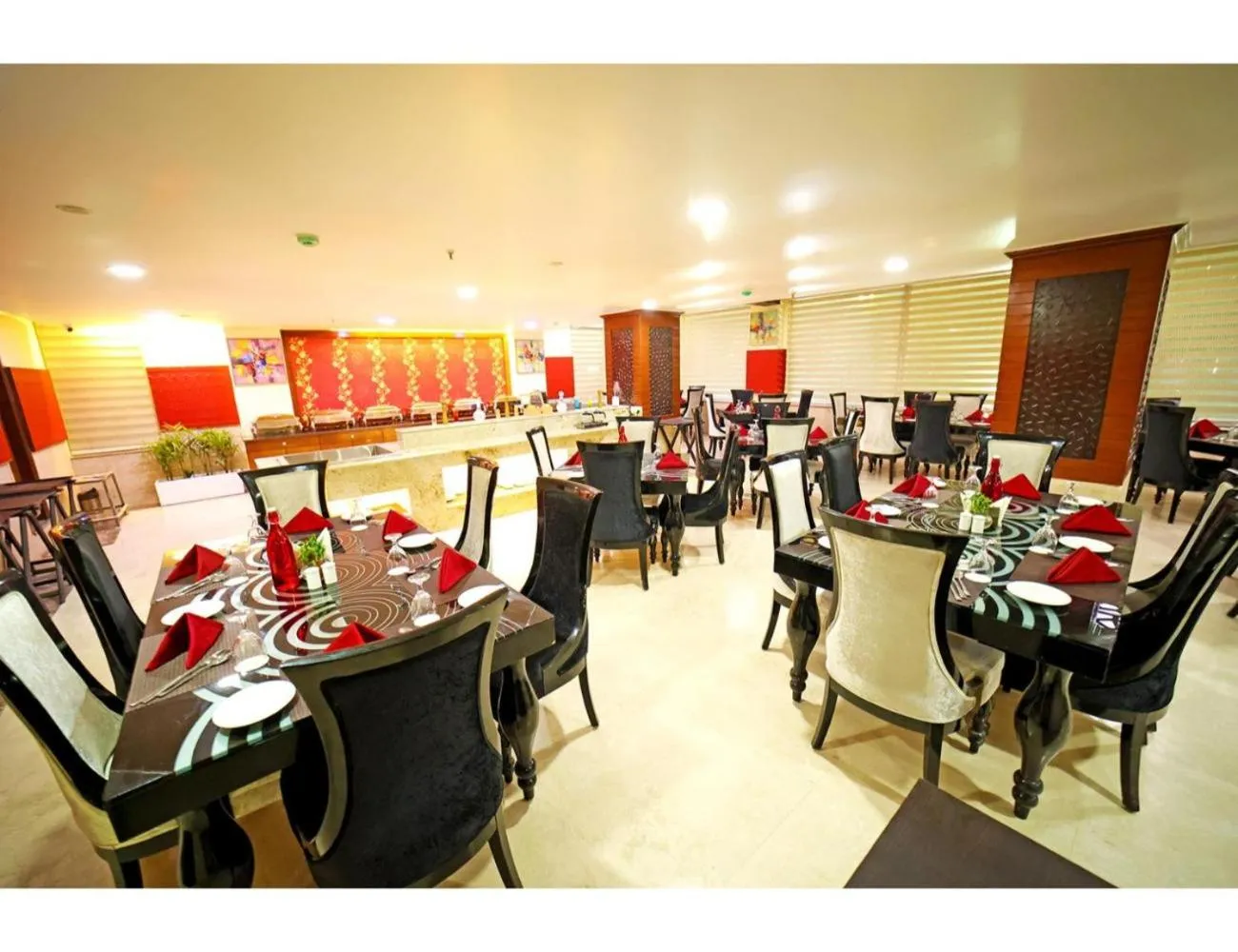 Restaurant/places to eat in The Red Velvet Hotel Samarpan, Patna