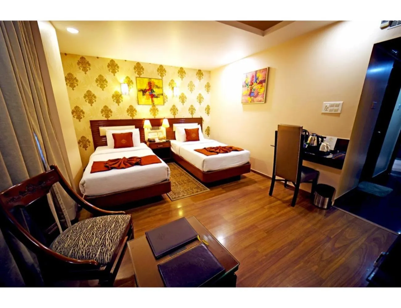 Bed in The Red Velvet Hotel Samarpan, Patna