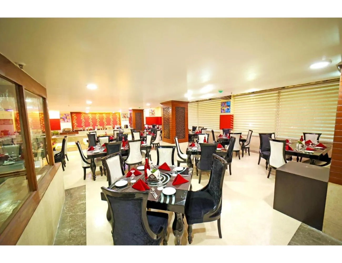 Restaurant/places to eat in The Red Velvet Hotel Samarpan, Patna