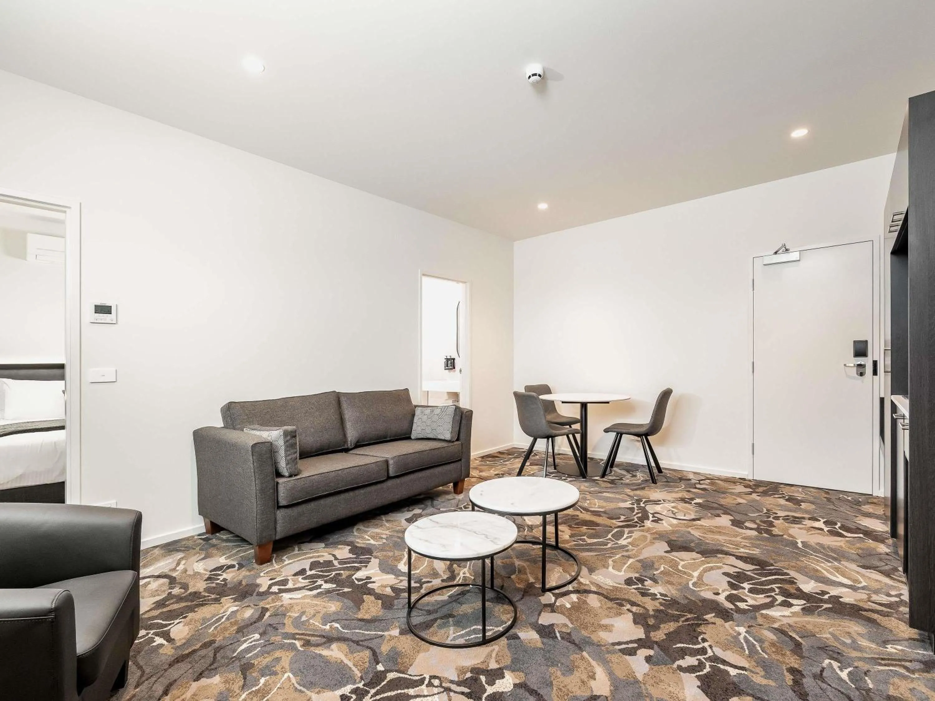 Bedroom in Mantra Shepparton