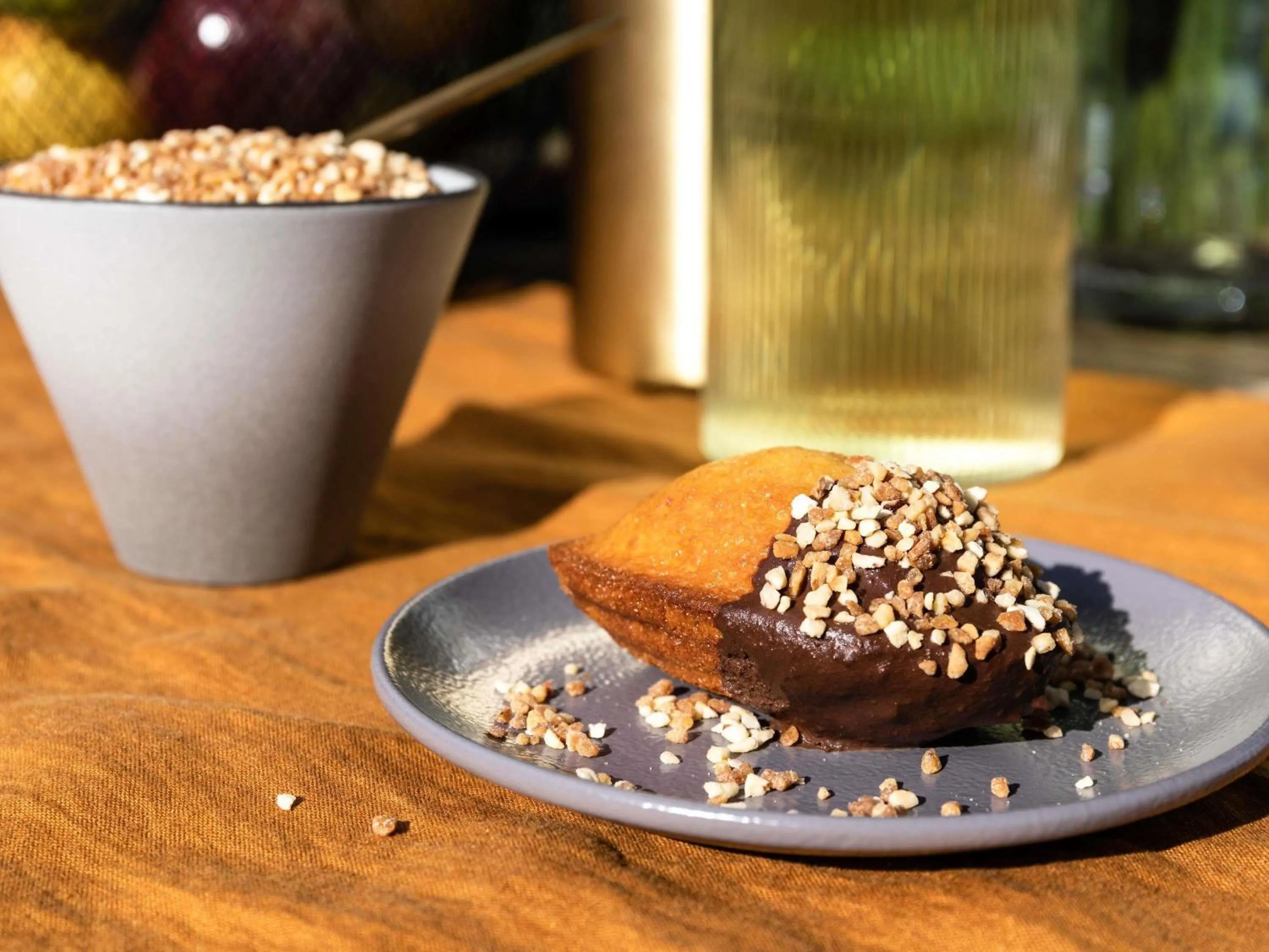 Restaurant/places to eat in Mercure Muscat