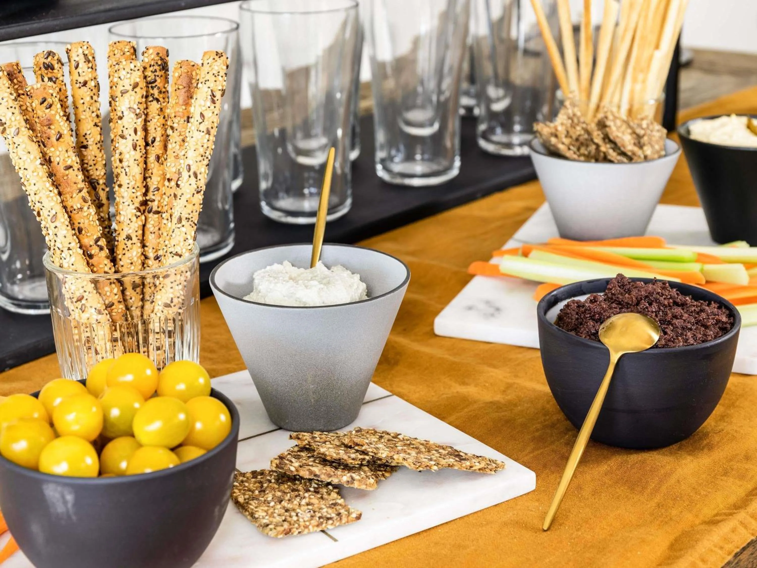 Restaurant/places to eat in Mercure Muscat