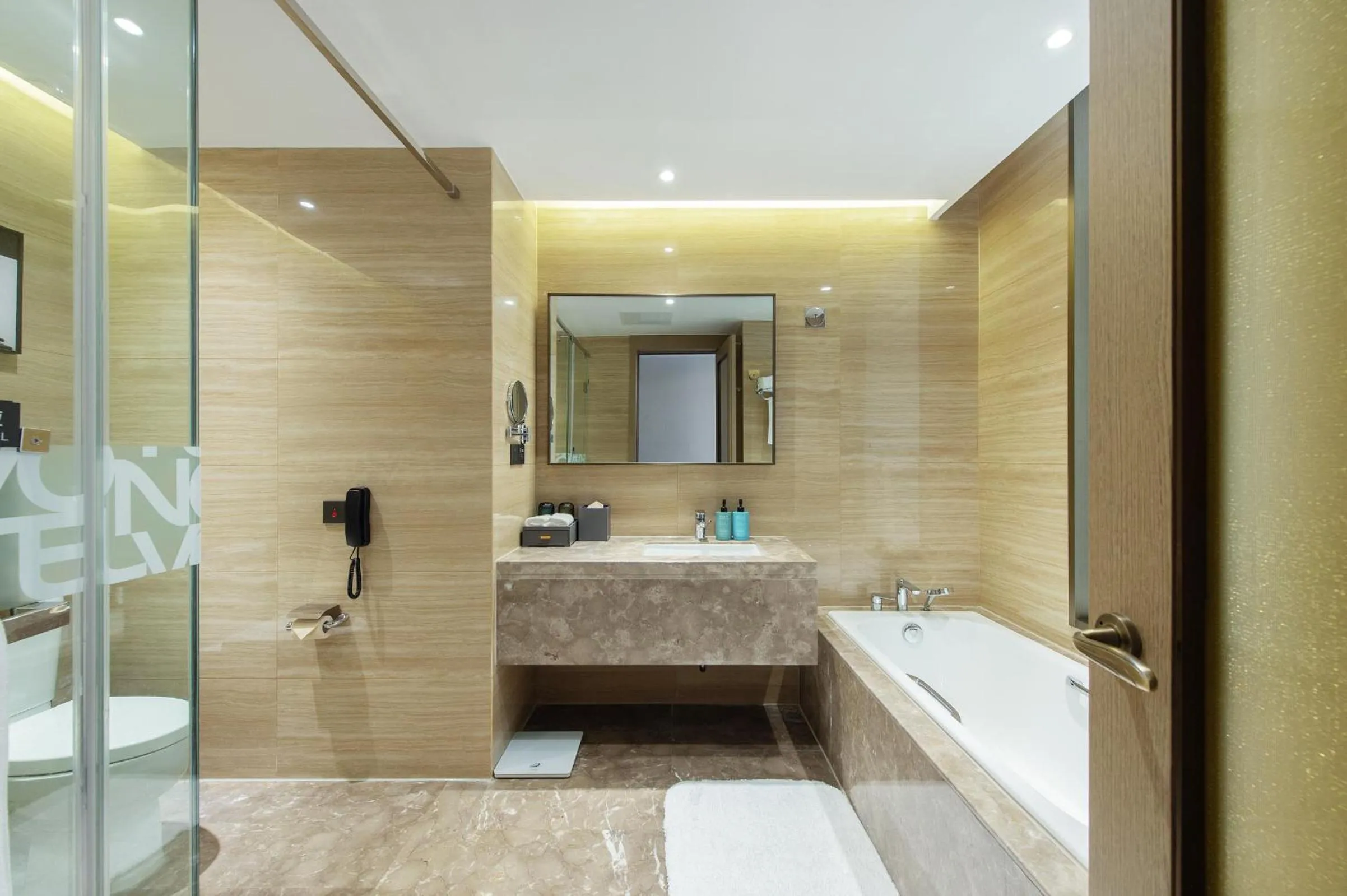 Toilet in Novotel Wuxi