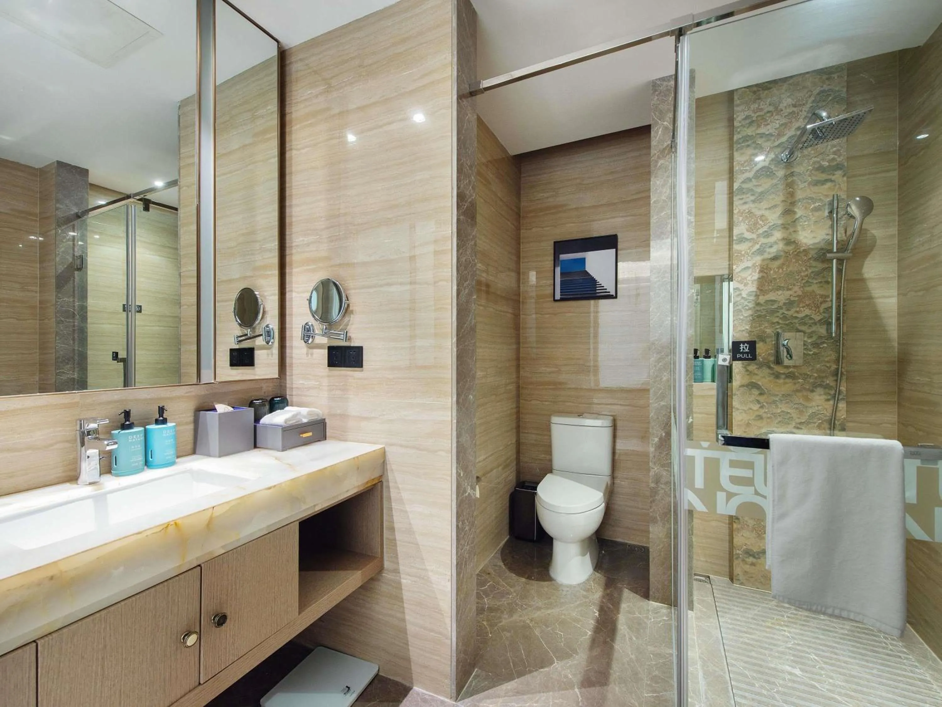 Bedroom in Novotel Wuxi