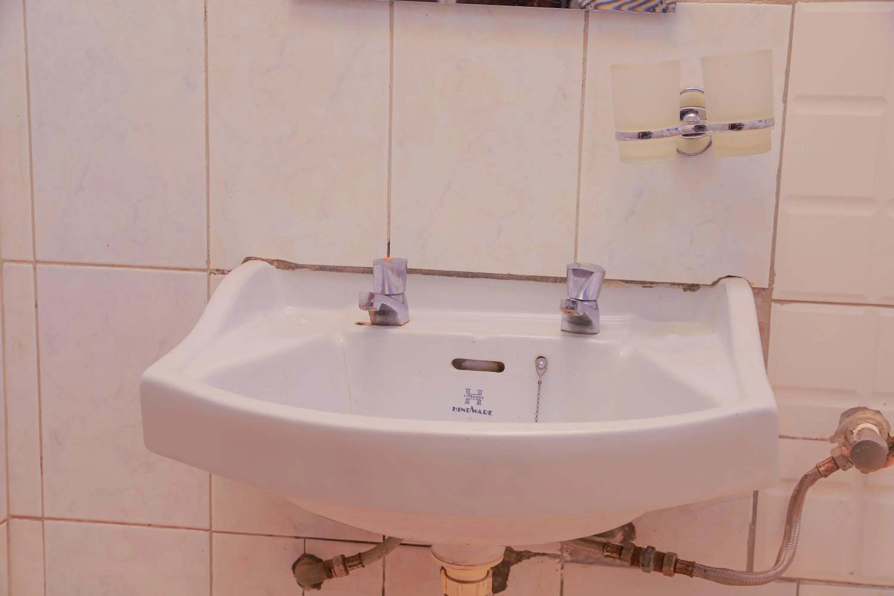 Bathroom in Hakyiri B&B