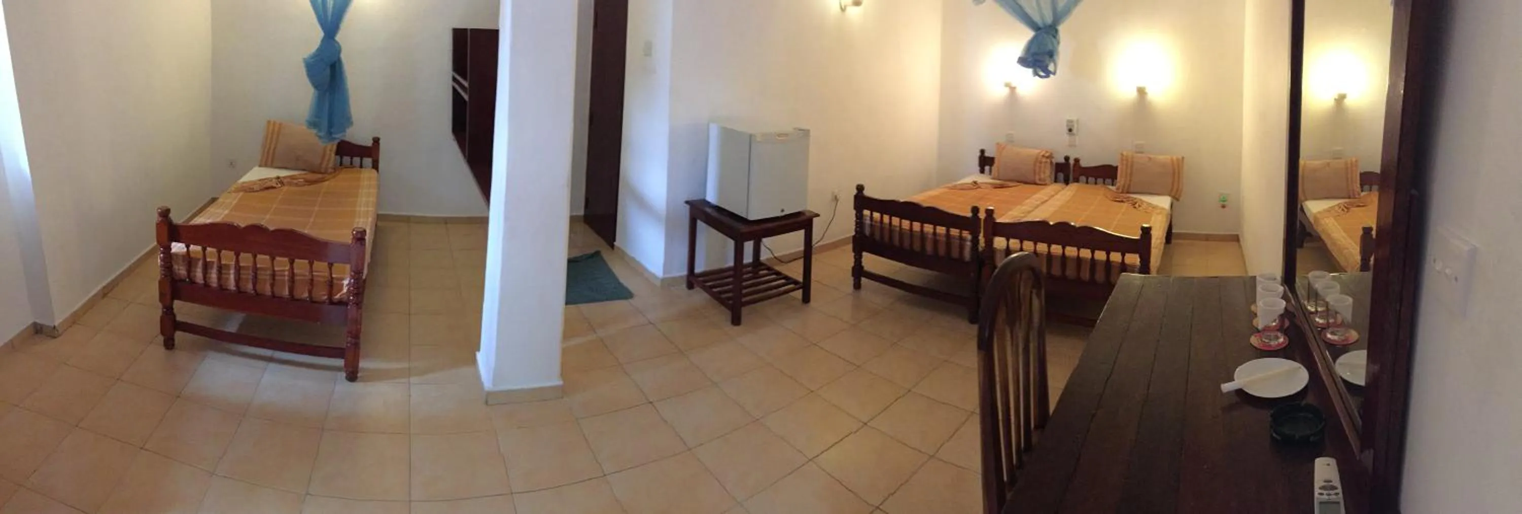 Photo of the whole room, Bed in New Imperial Hotel