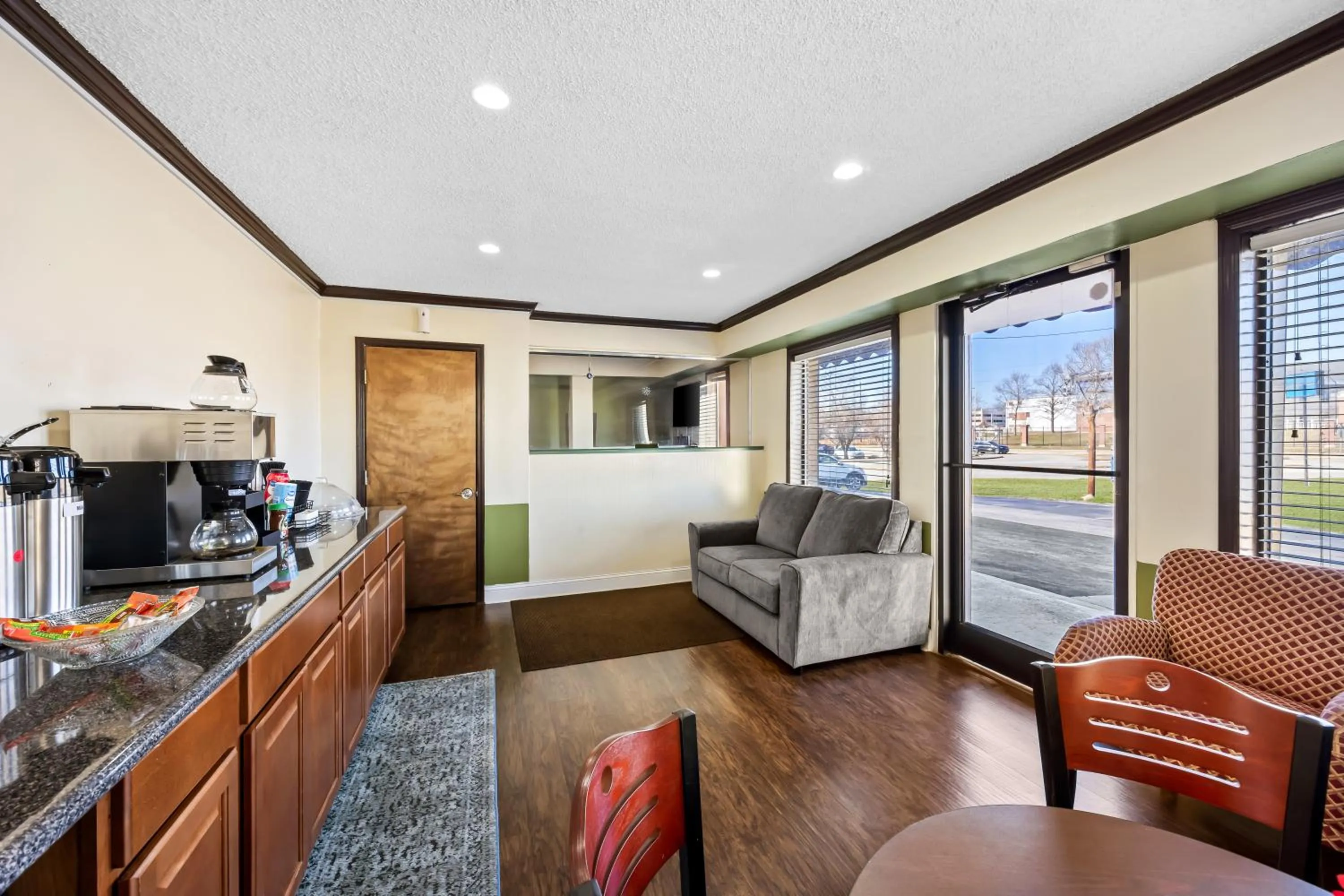 Coffee/tea facilities in America's Best Value Inn-Columbia