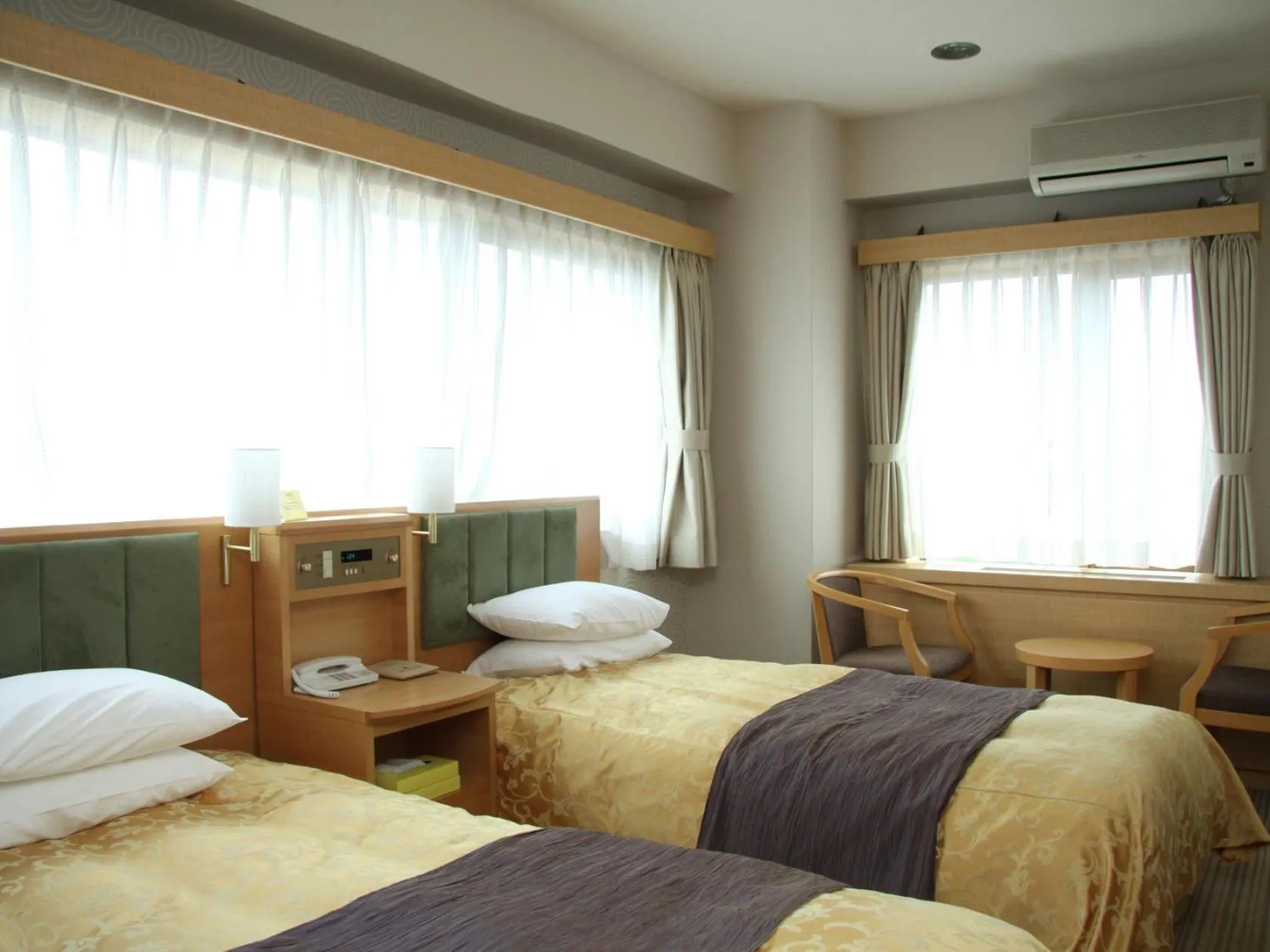 Bed in Okazaki New Grand Hotel