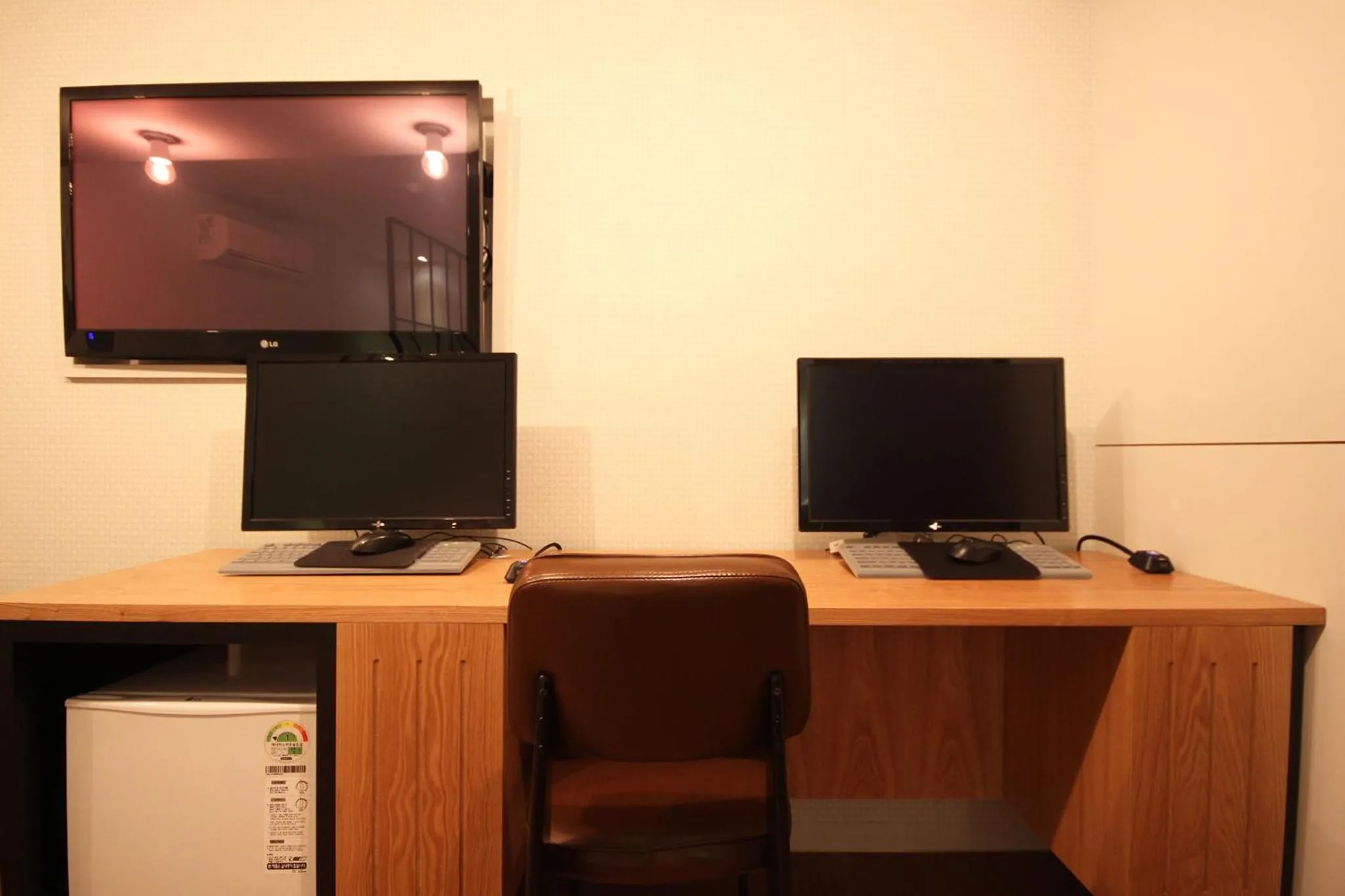 TV/Entertainment Center in Hotel Muri Busan