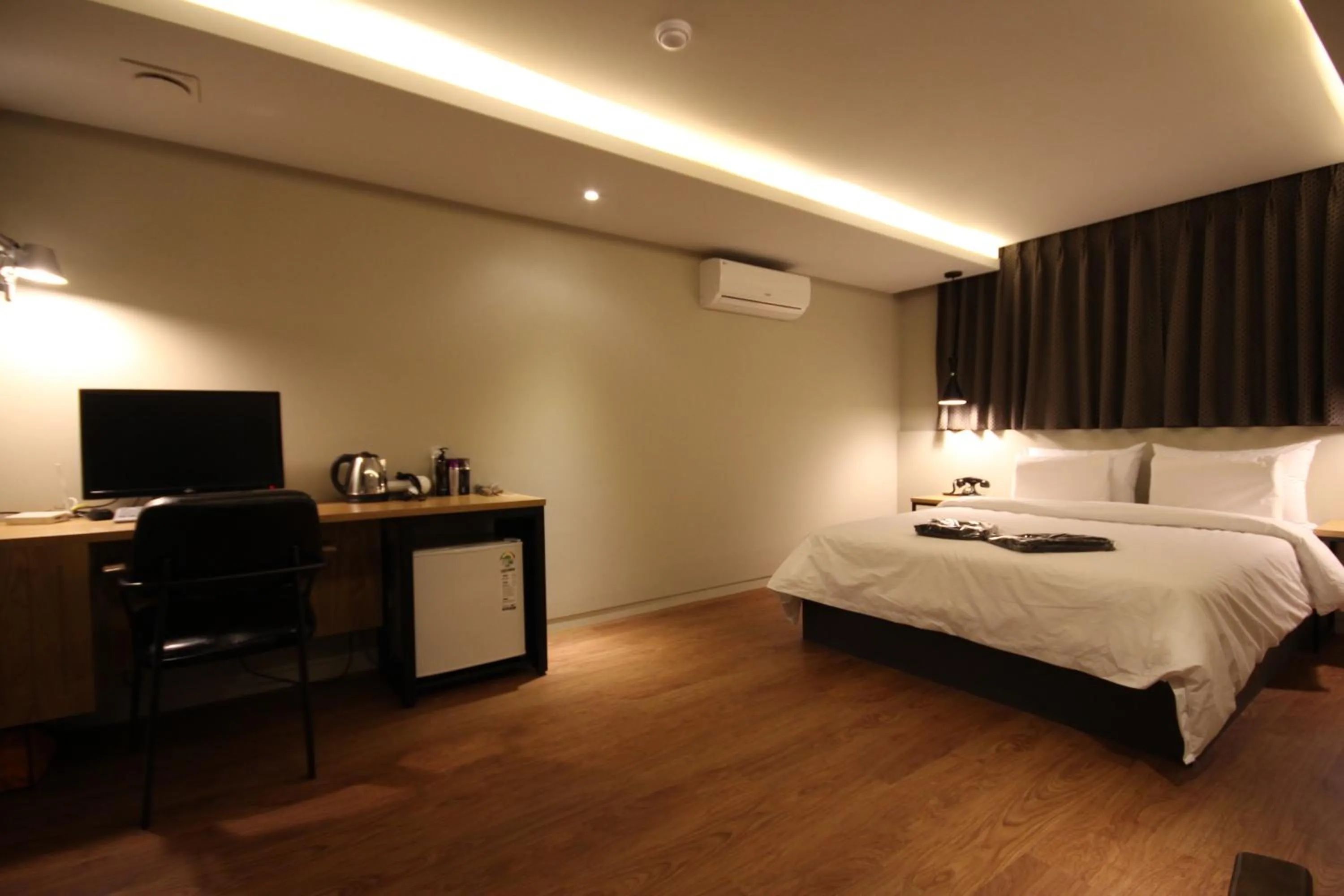 Bedroom, Room Photo in Hotel Muri Busan