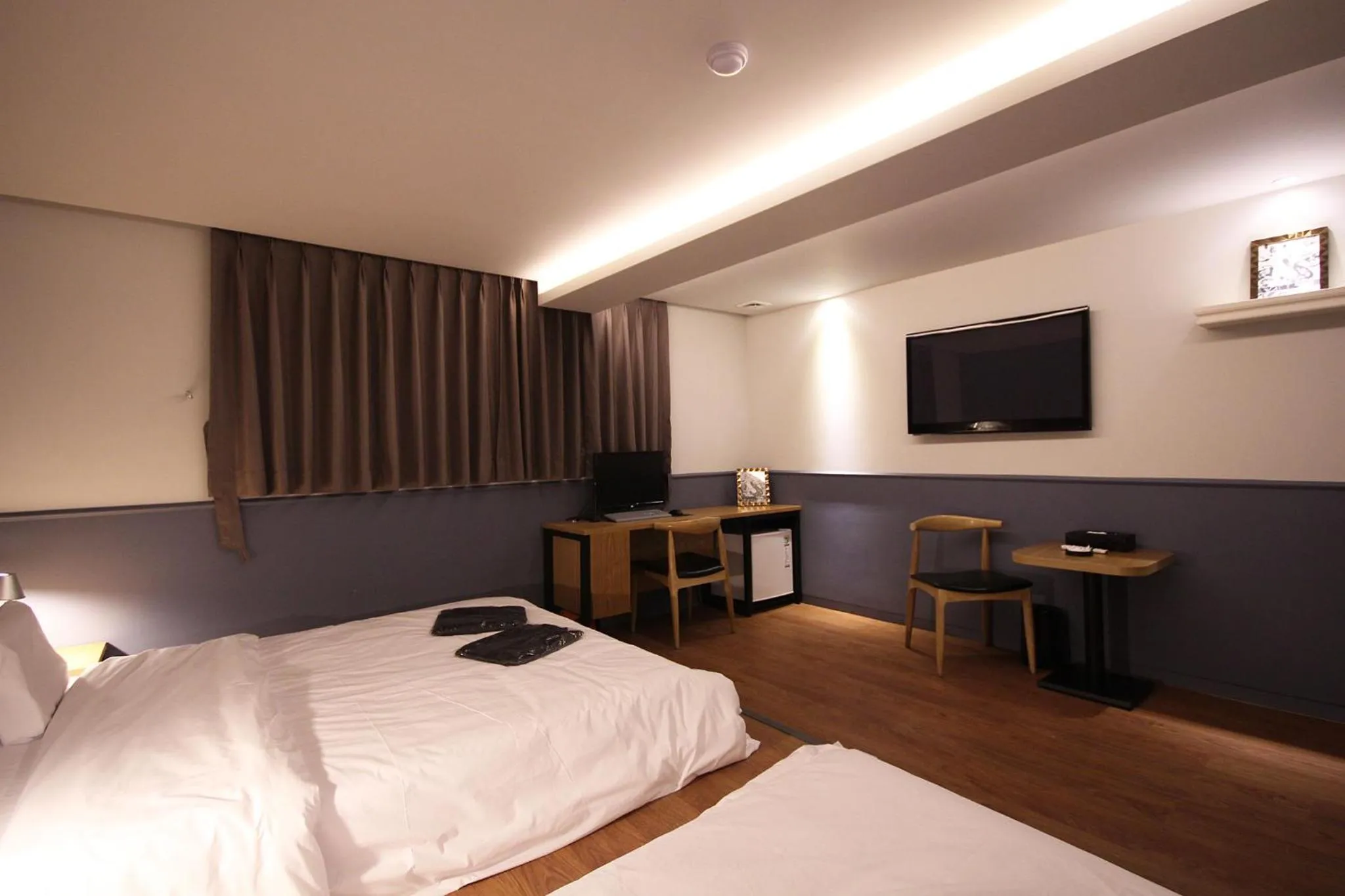 TV/Entertainment Center in Hotel Muri Busan