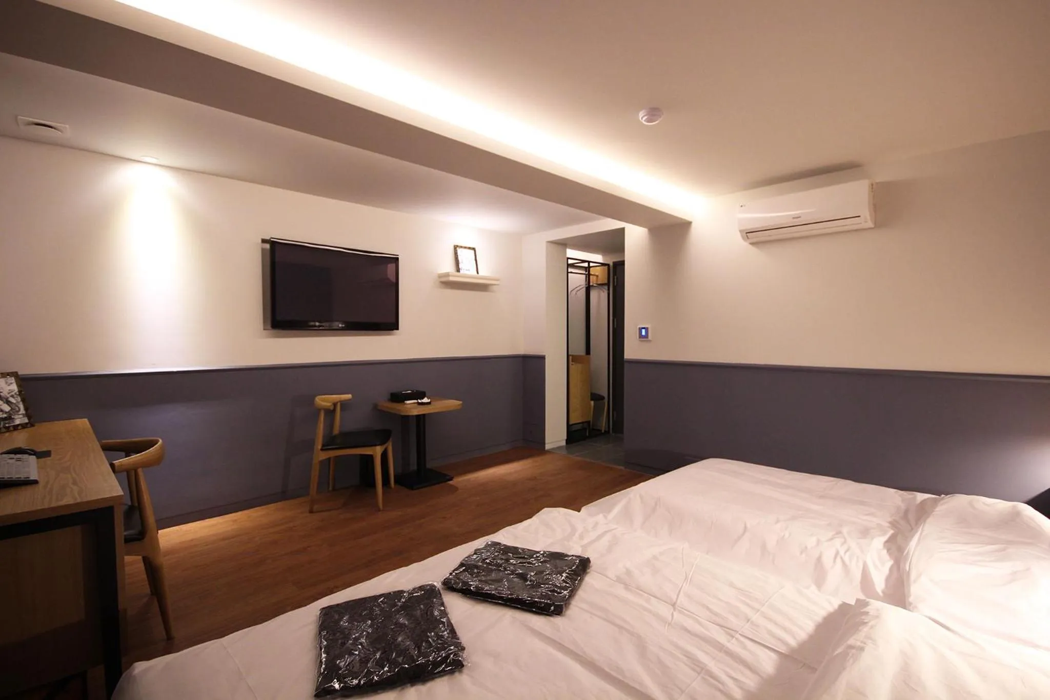 TV/Entertainment Center in Hotel Muri Busan