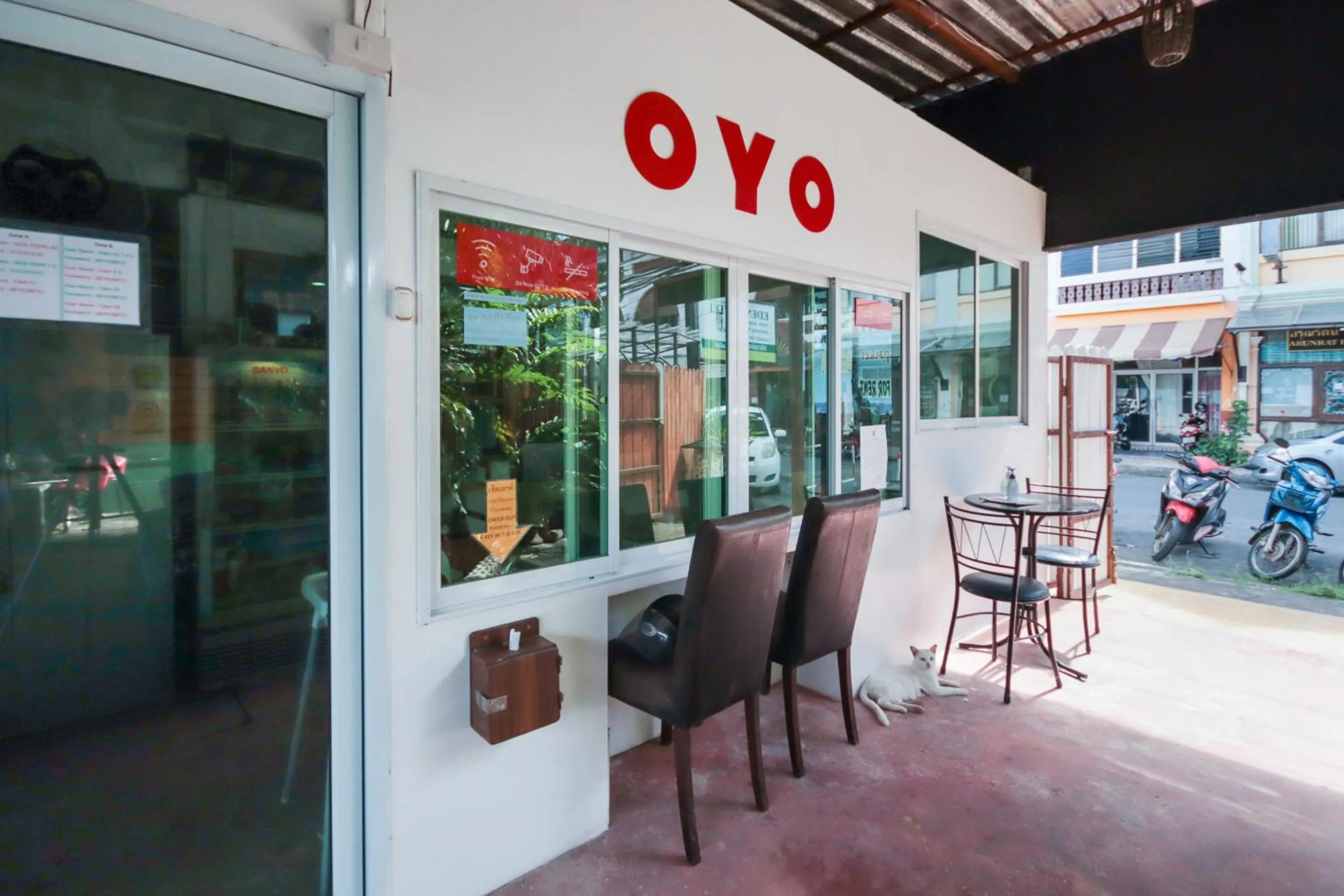 Lobby or reception in OYO 1163 Eden Hostel