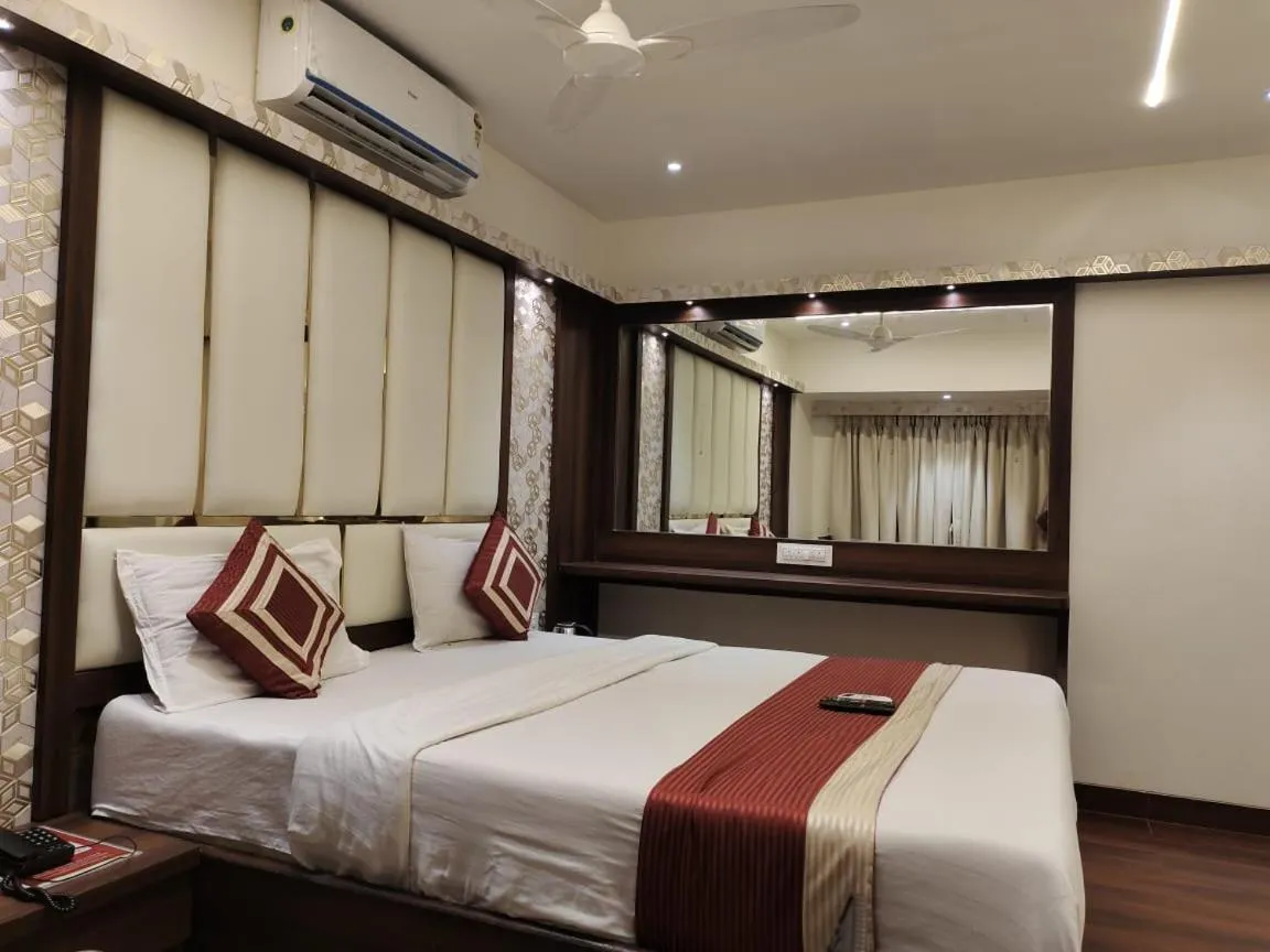 Photo of the whole room, Bed in Hotel Shelter Palace