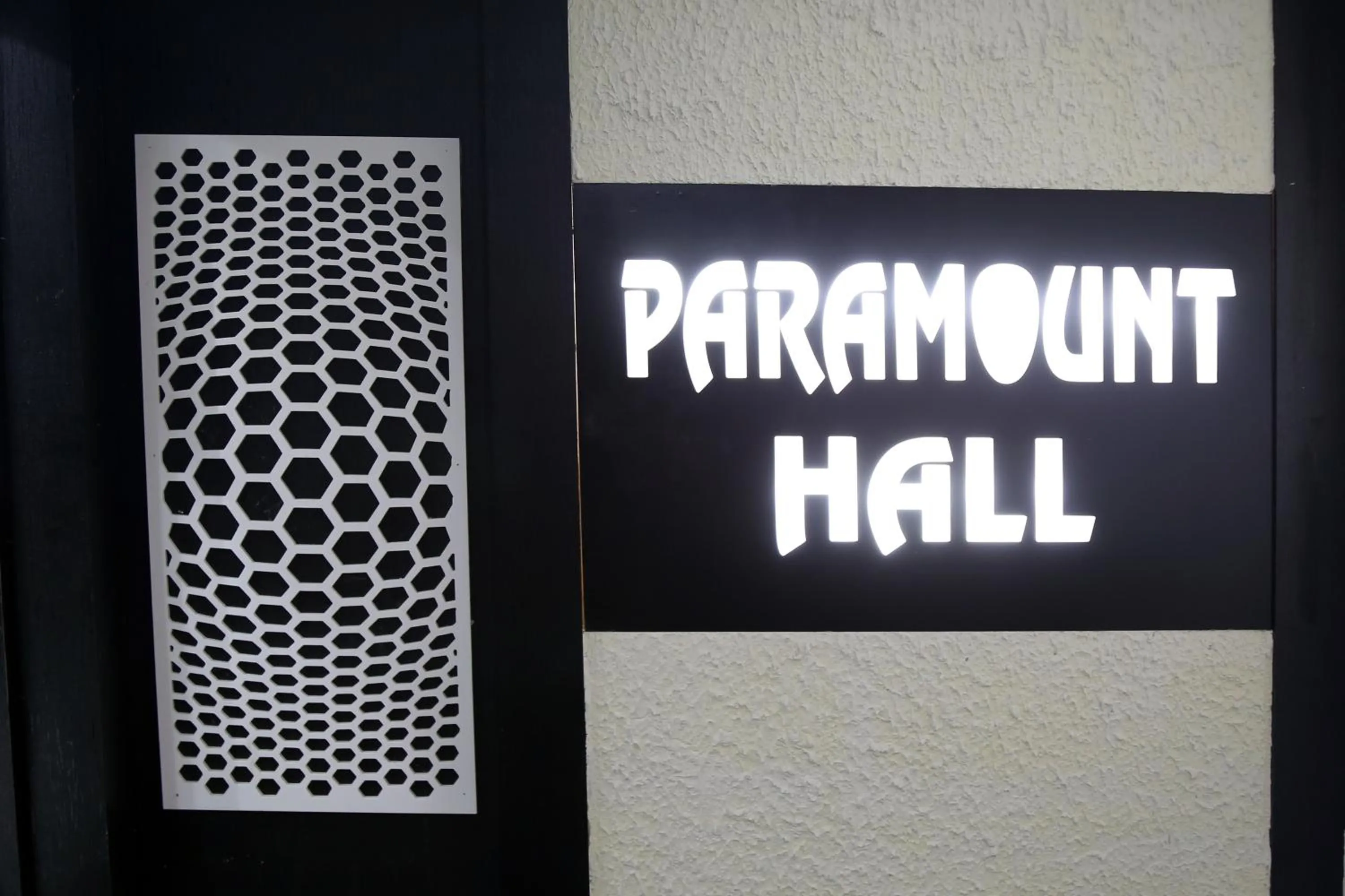 Business facilities in Hotel Paramount Inn