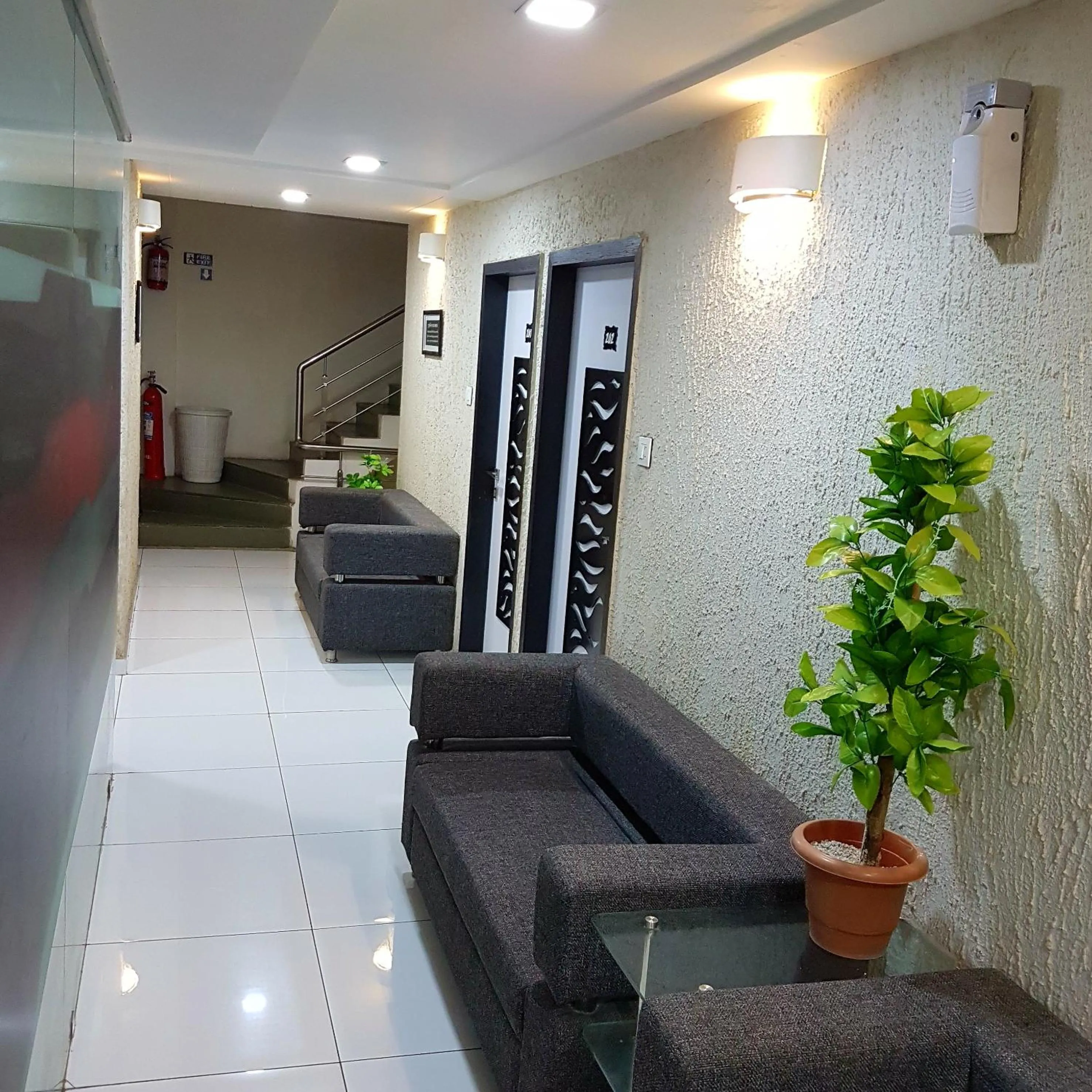 Lobby or reception in Hotel Paramount Inn