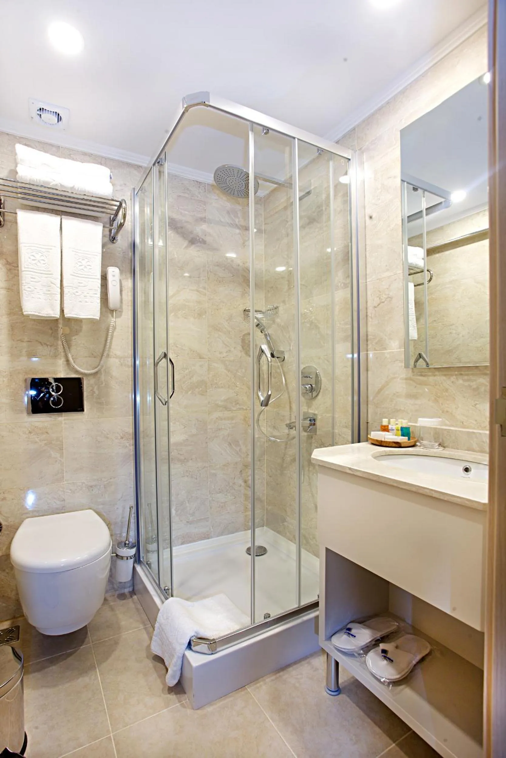 Bathroom in Alpinn Hotel Istanbul