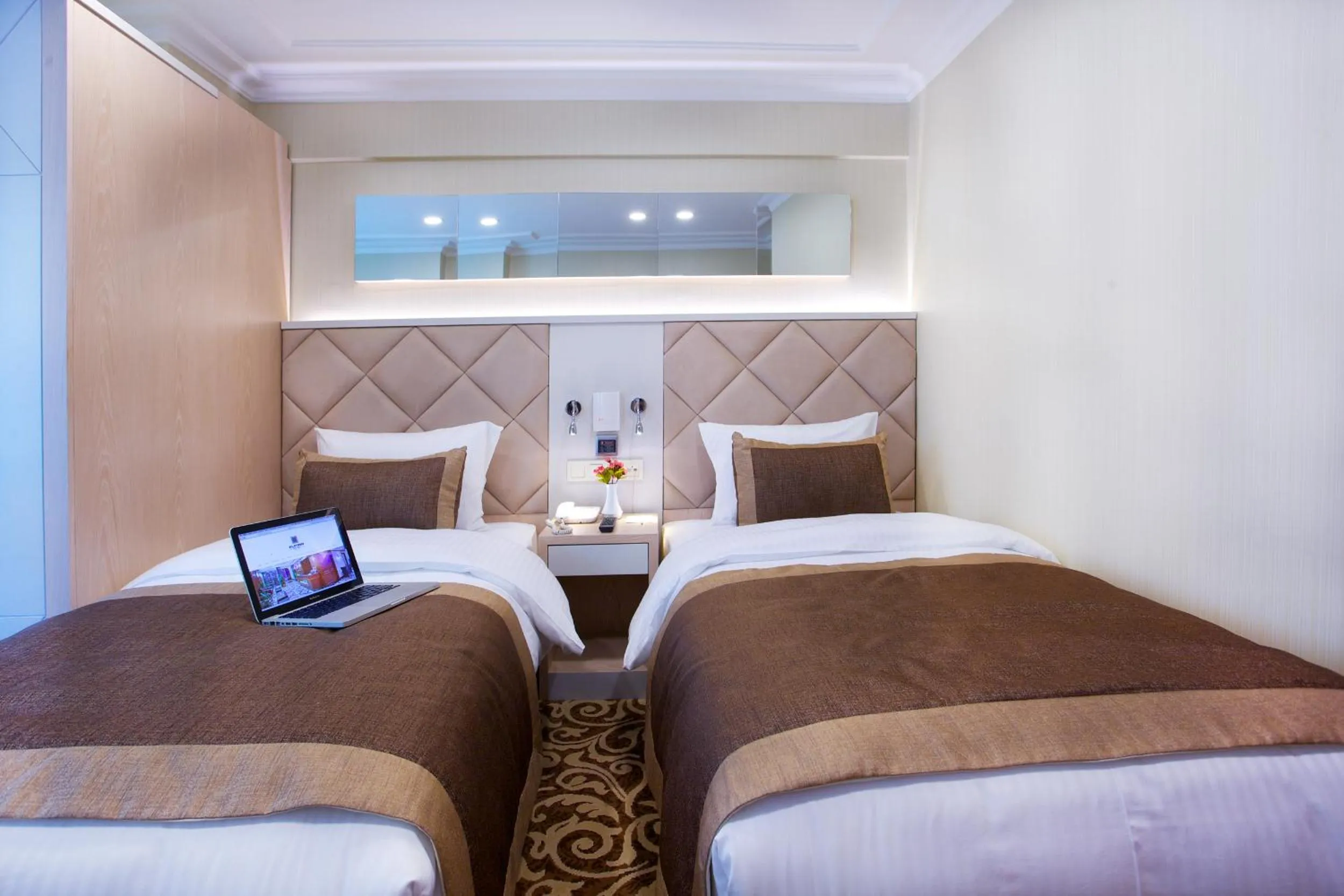 Photo of the whole room, Bed in Alpinn Hotel Istanbul