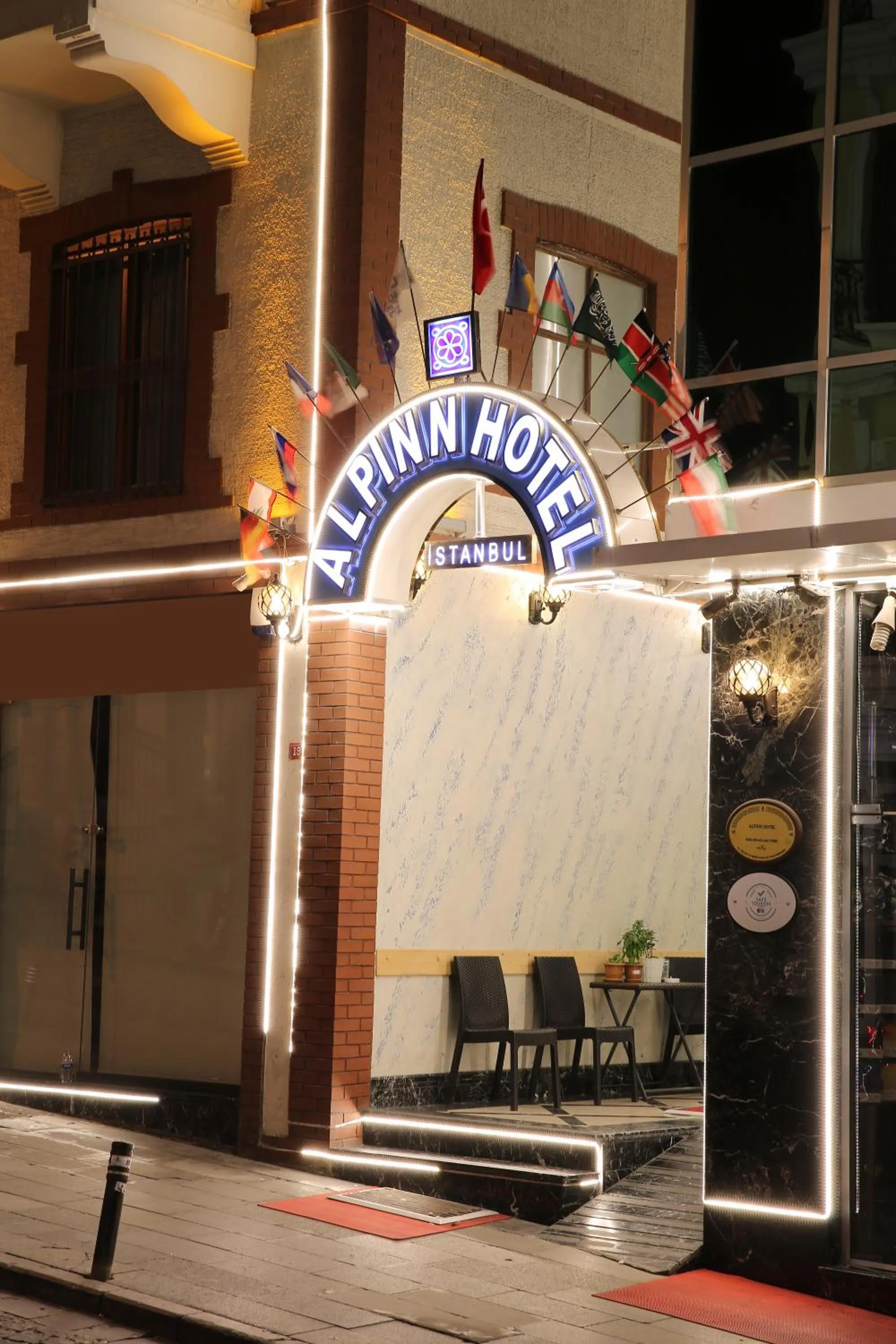 Facade/entrance in Alpinn Hotel Istanbul