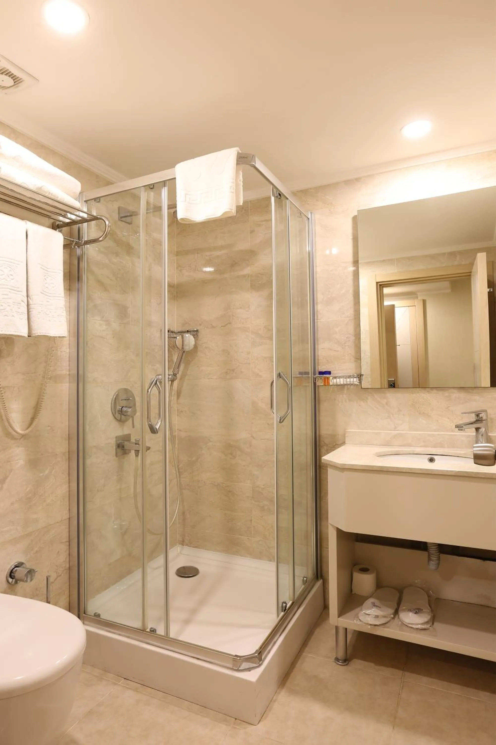 Bathroom in Alpinn Hotel Istanbul