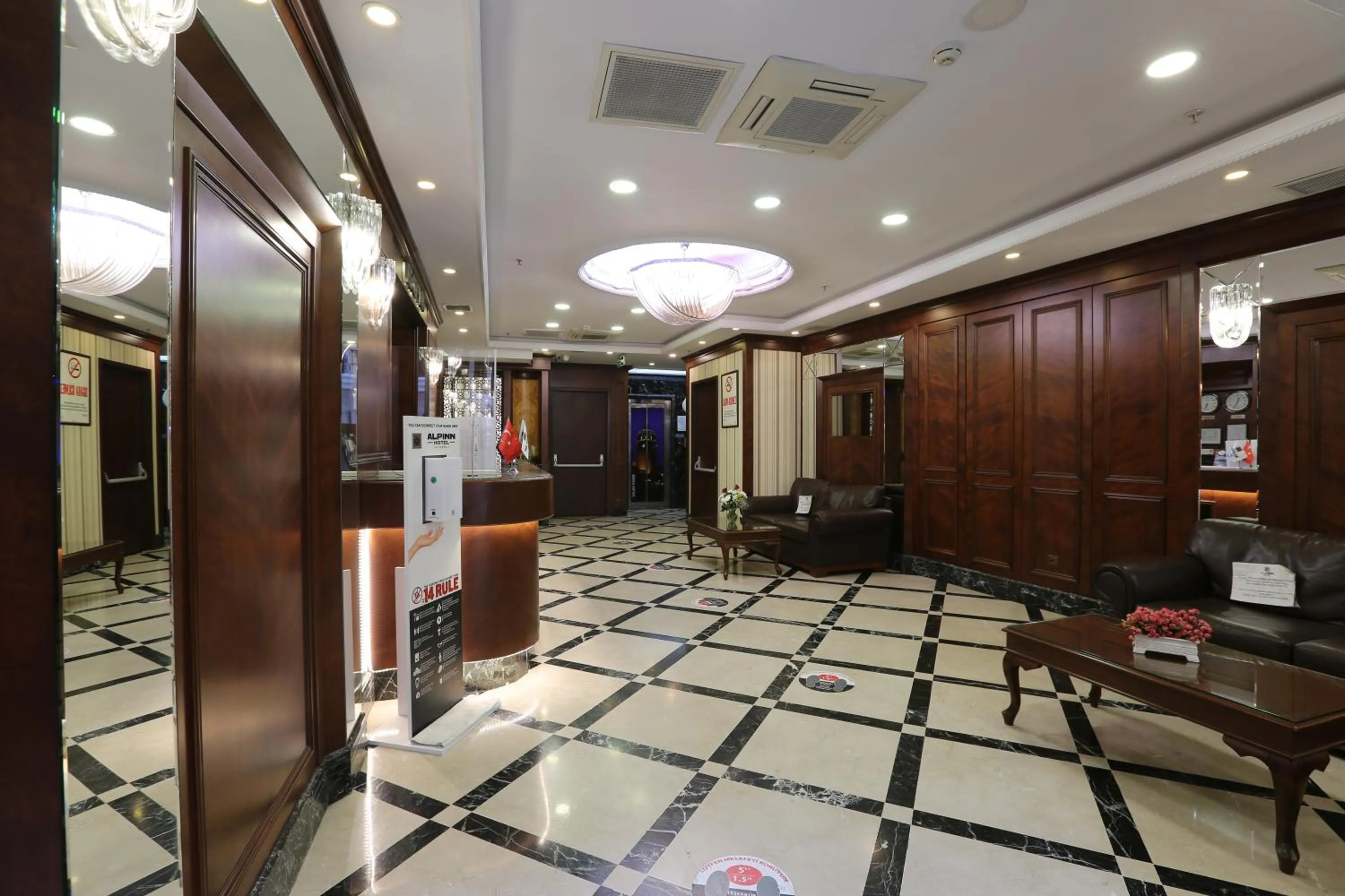 Lobby or reception in Alpinn Hotel Istanbul