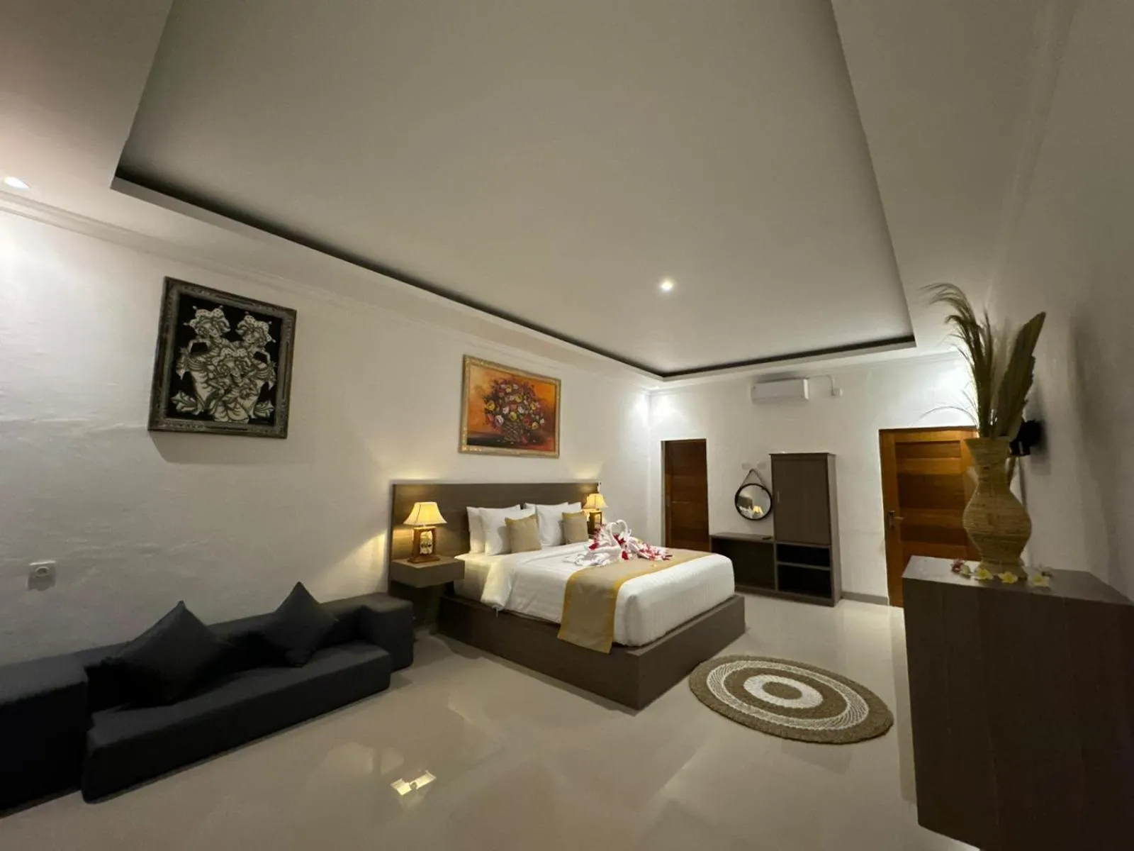 Seating area, Bed in Kelingking Parama Resort