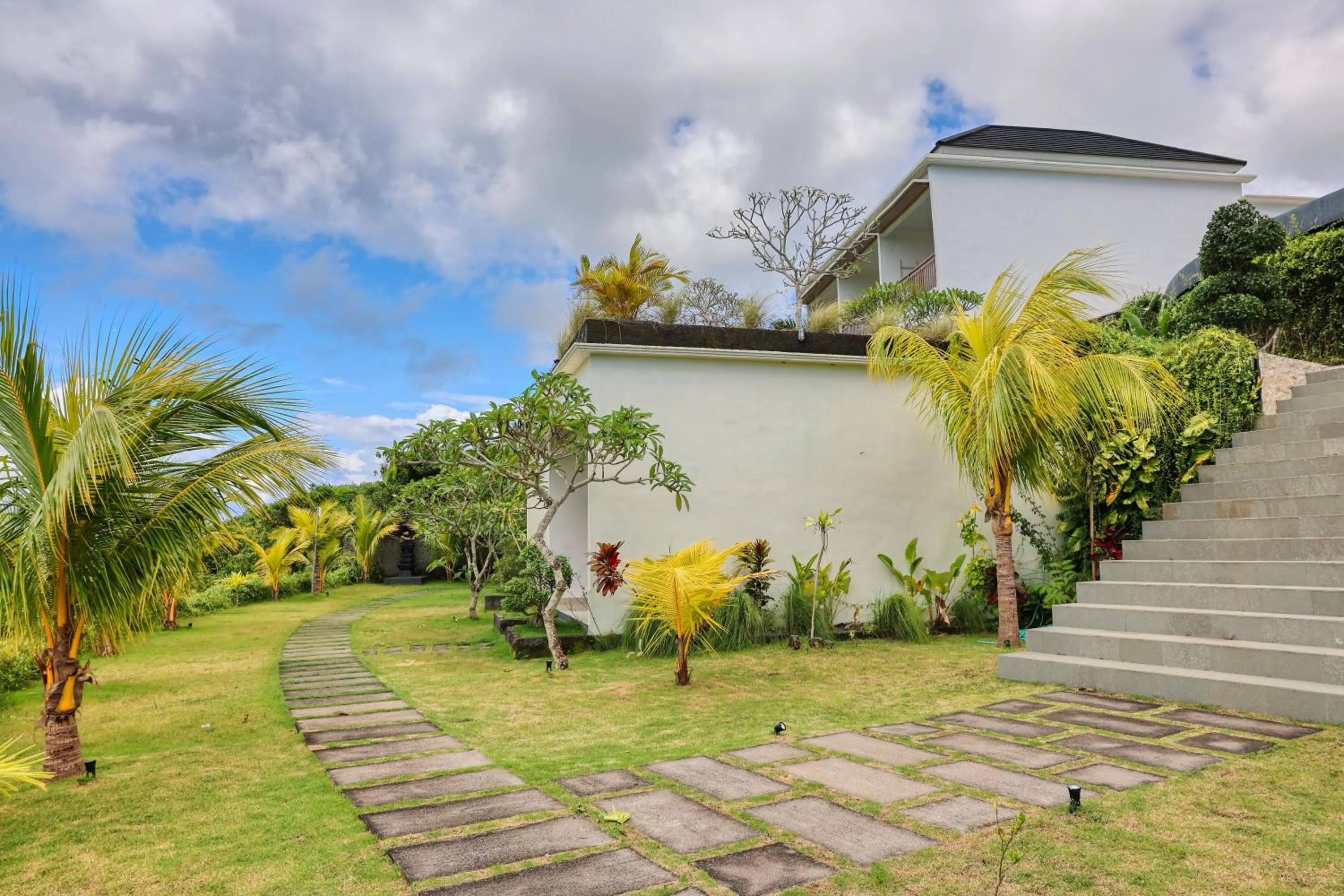 Garden in Kelingking Parama Resort