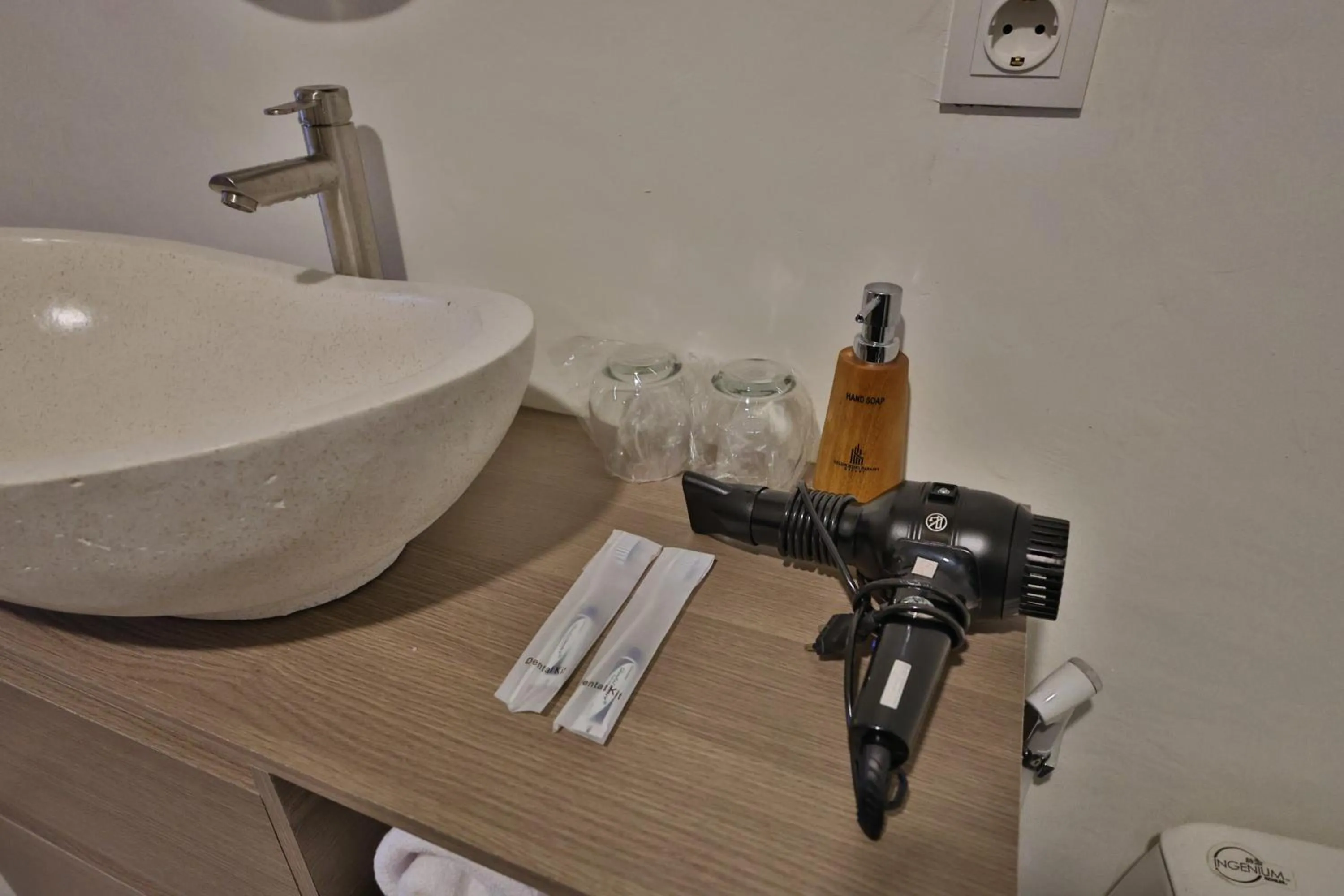 Bathroom in Kelingking Parama Resort