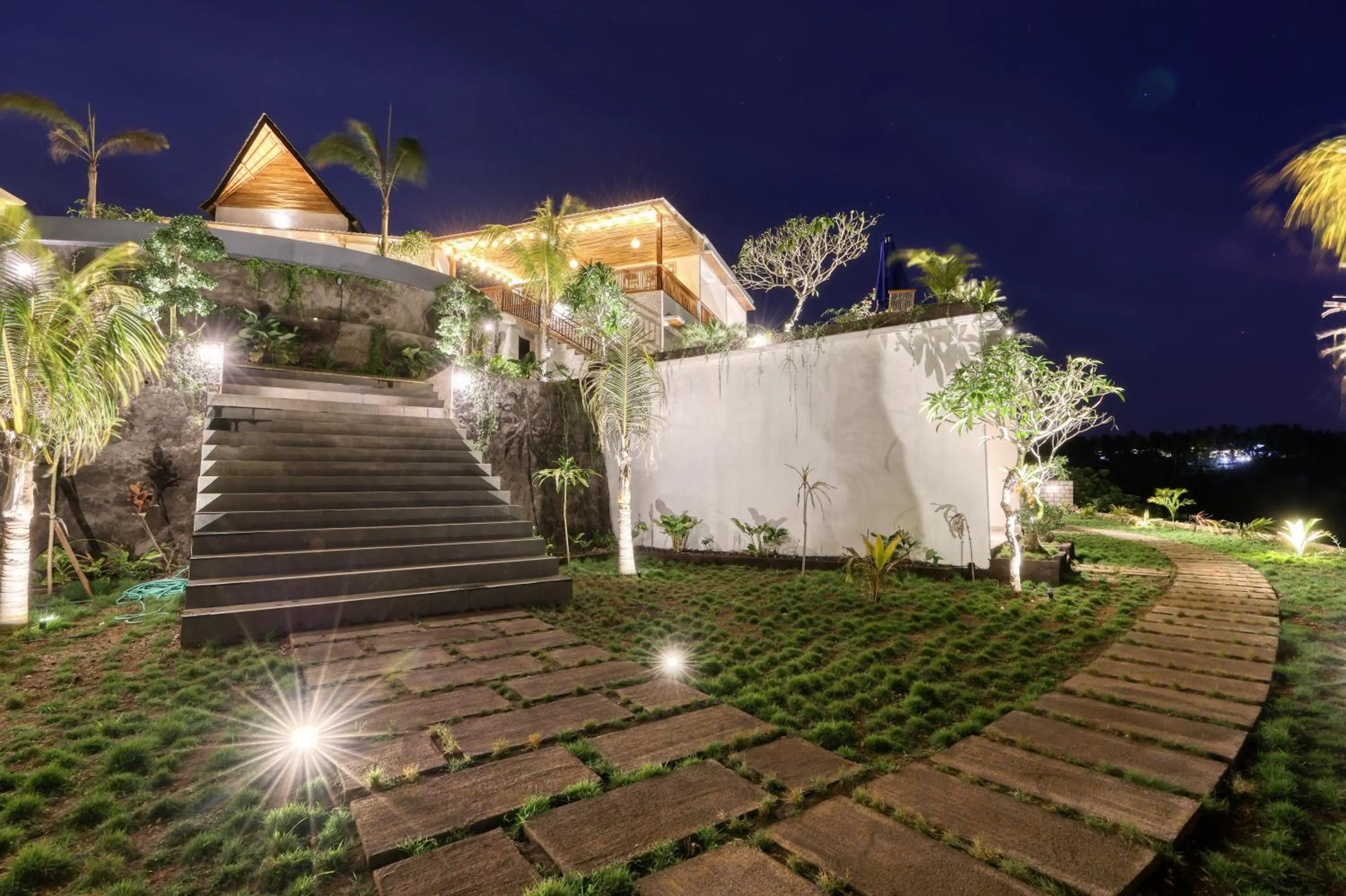 Property building in Kelingking Parama Resort