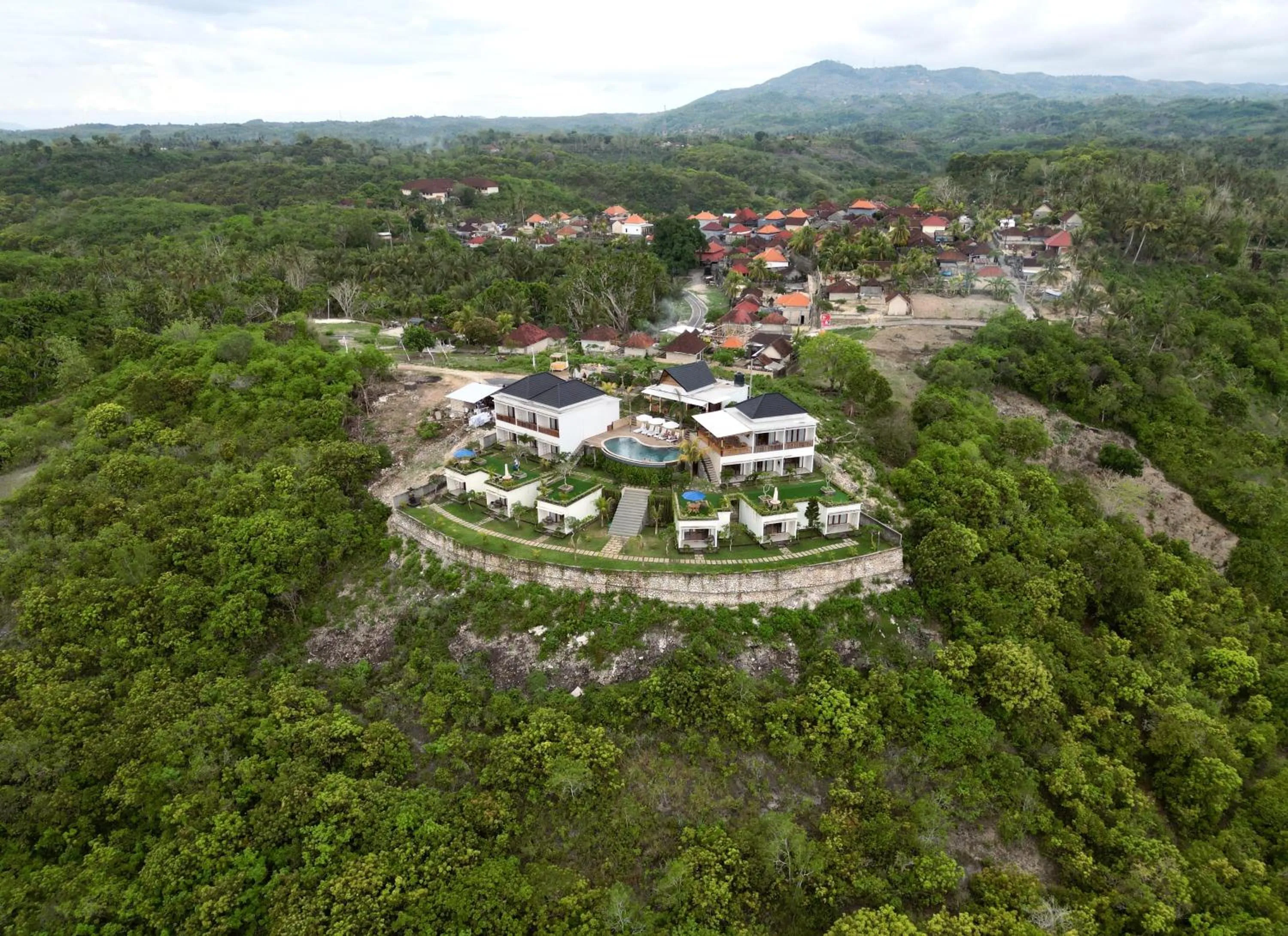 Property building in Kelingking Parama Resort