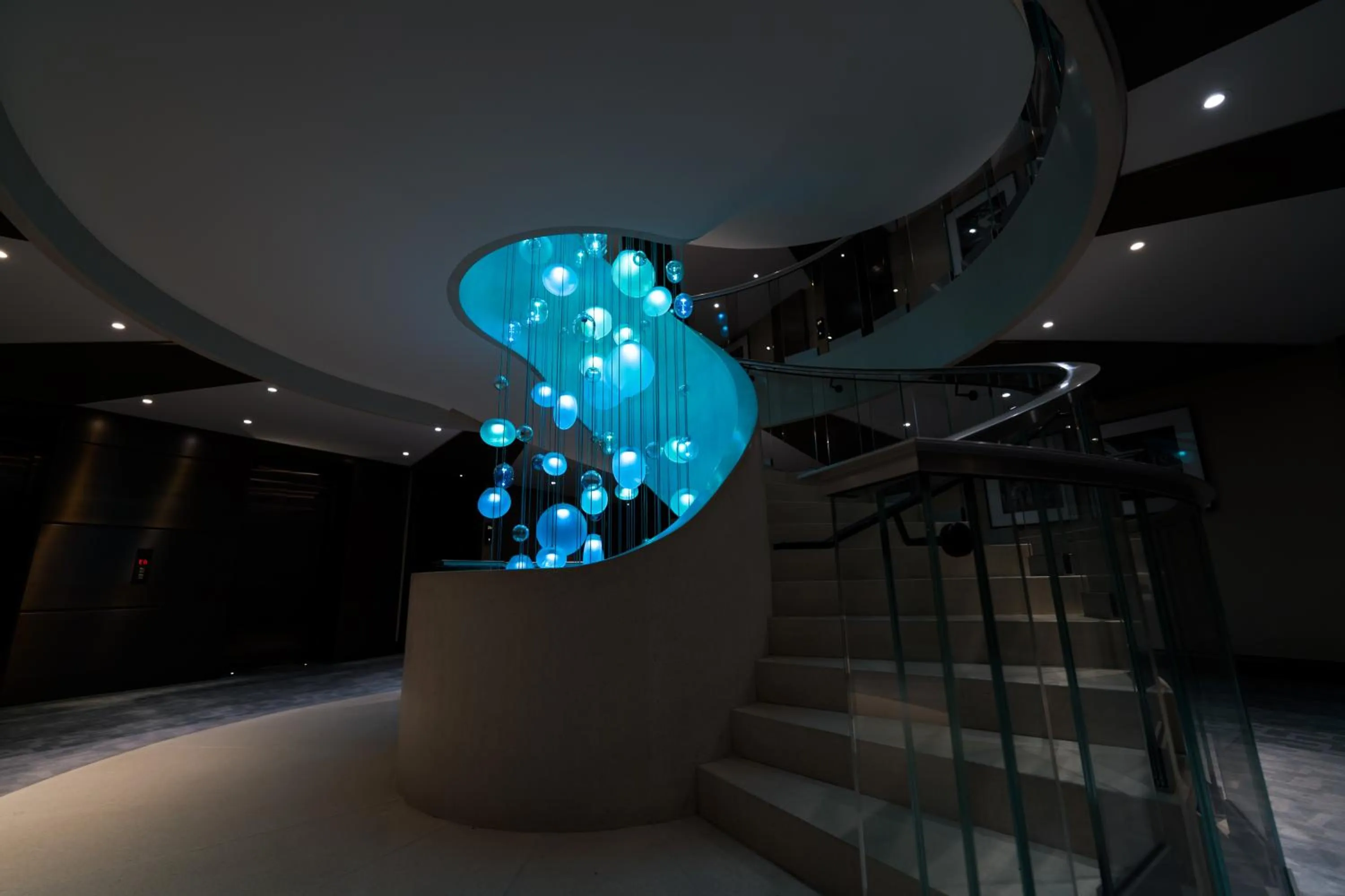 Lobby or reception in FIVE Zurich - Luxury City Resort