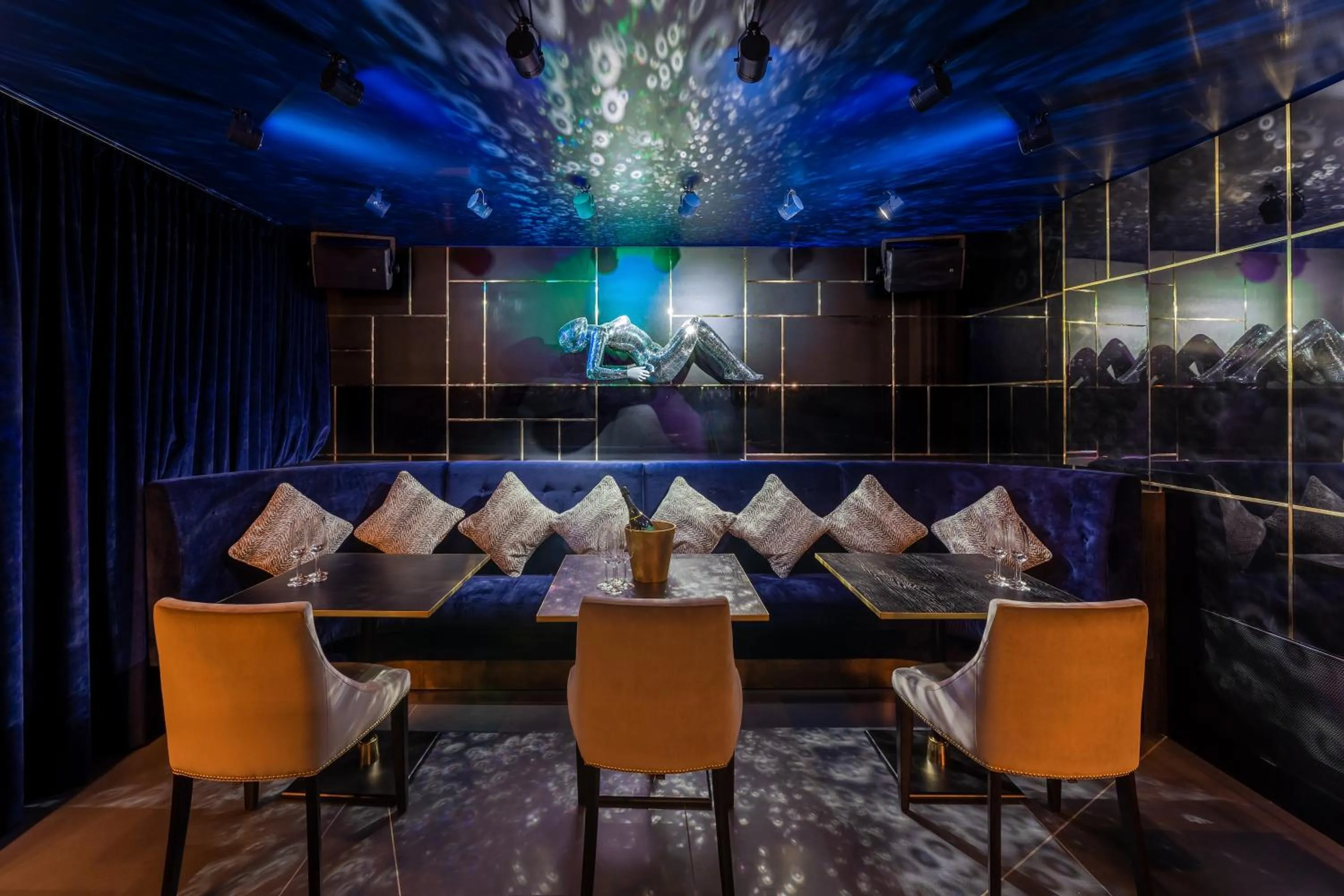 Restaurant/places to eat in FIVE Zurich - Luxury City Resort