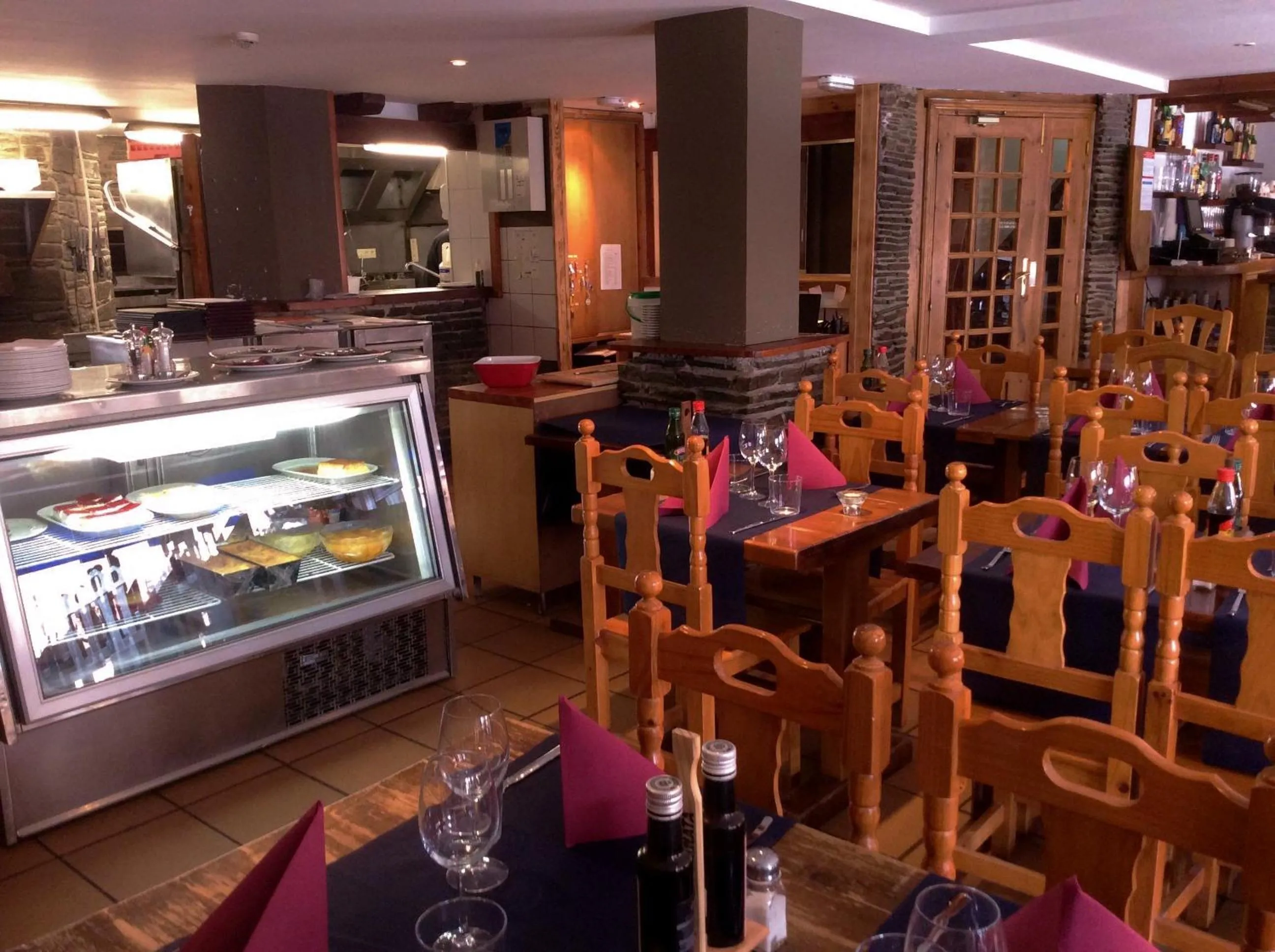 Restaurant/places to eat in Hotel Merino