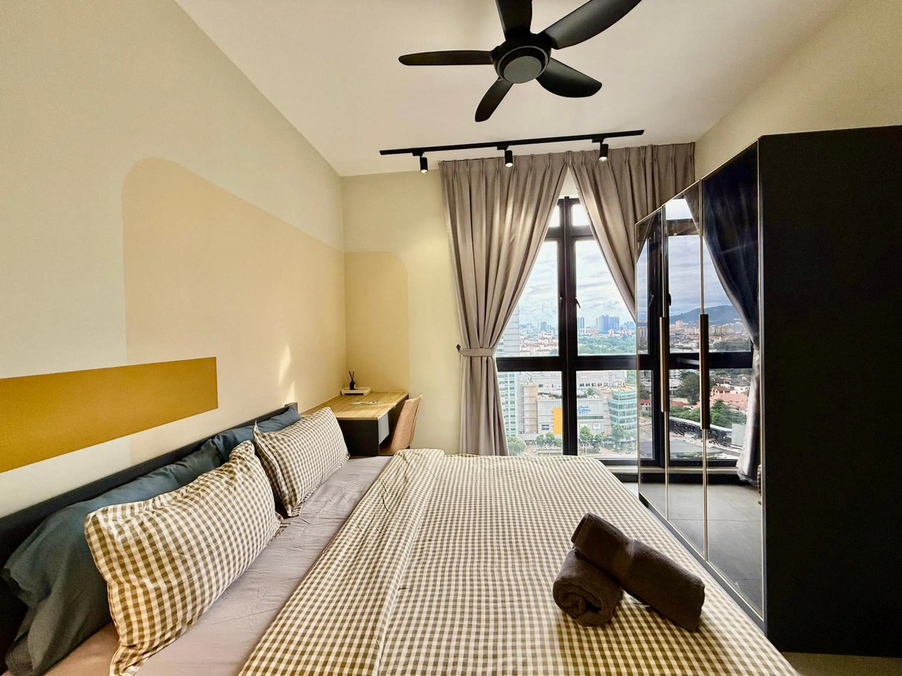 Bed in Neu Suites Service Apartment By Moonlight