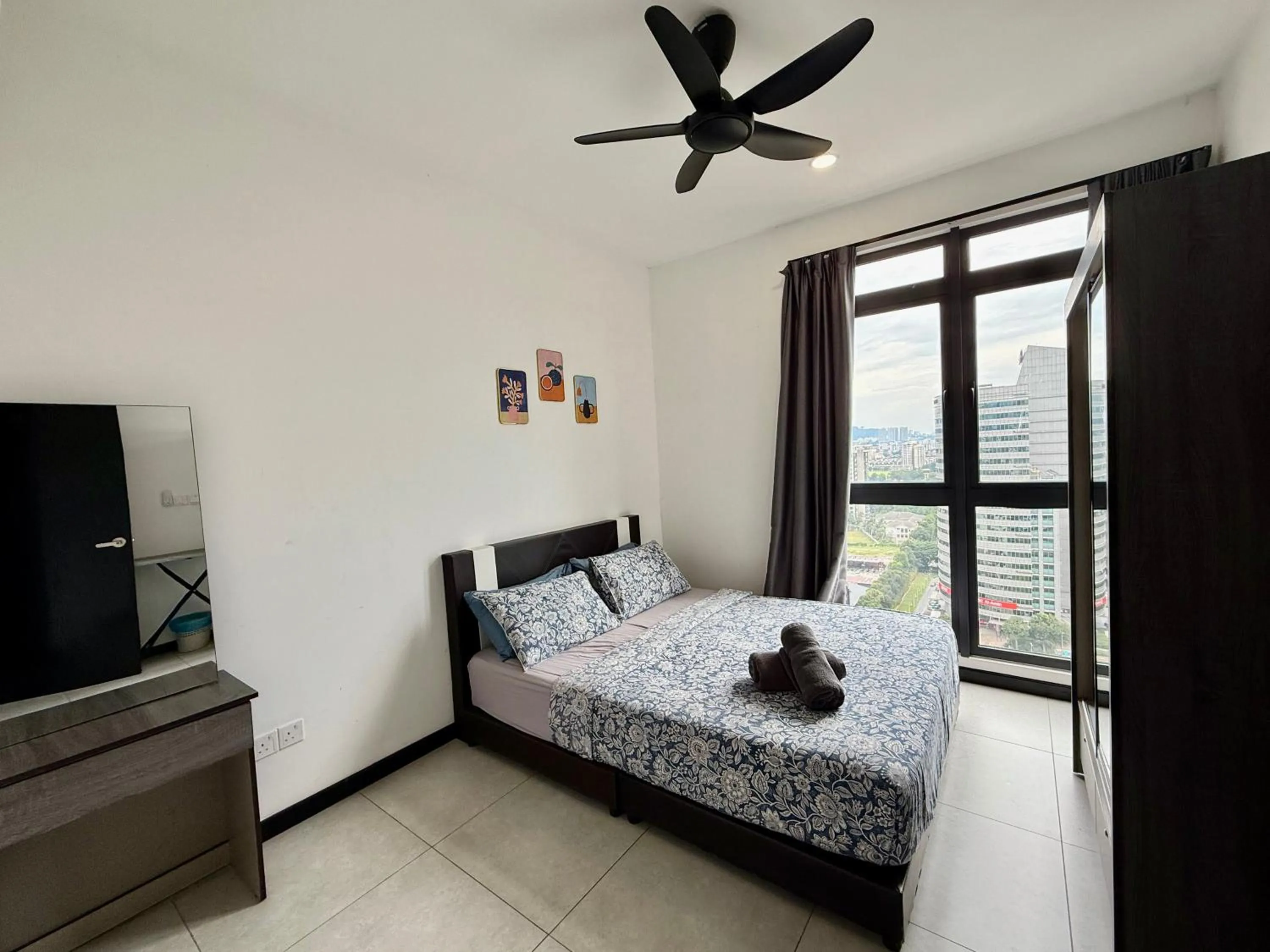 Bed in Neu Suites Service Apartment By Moonlight