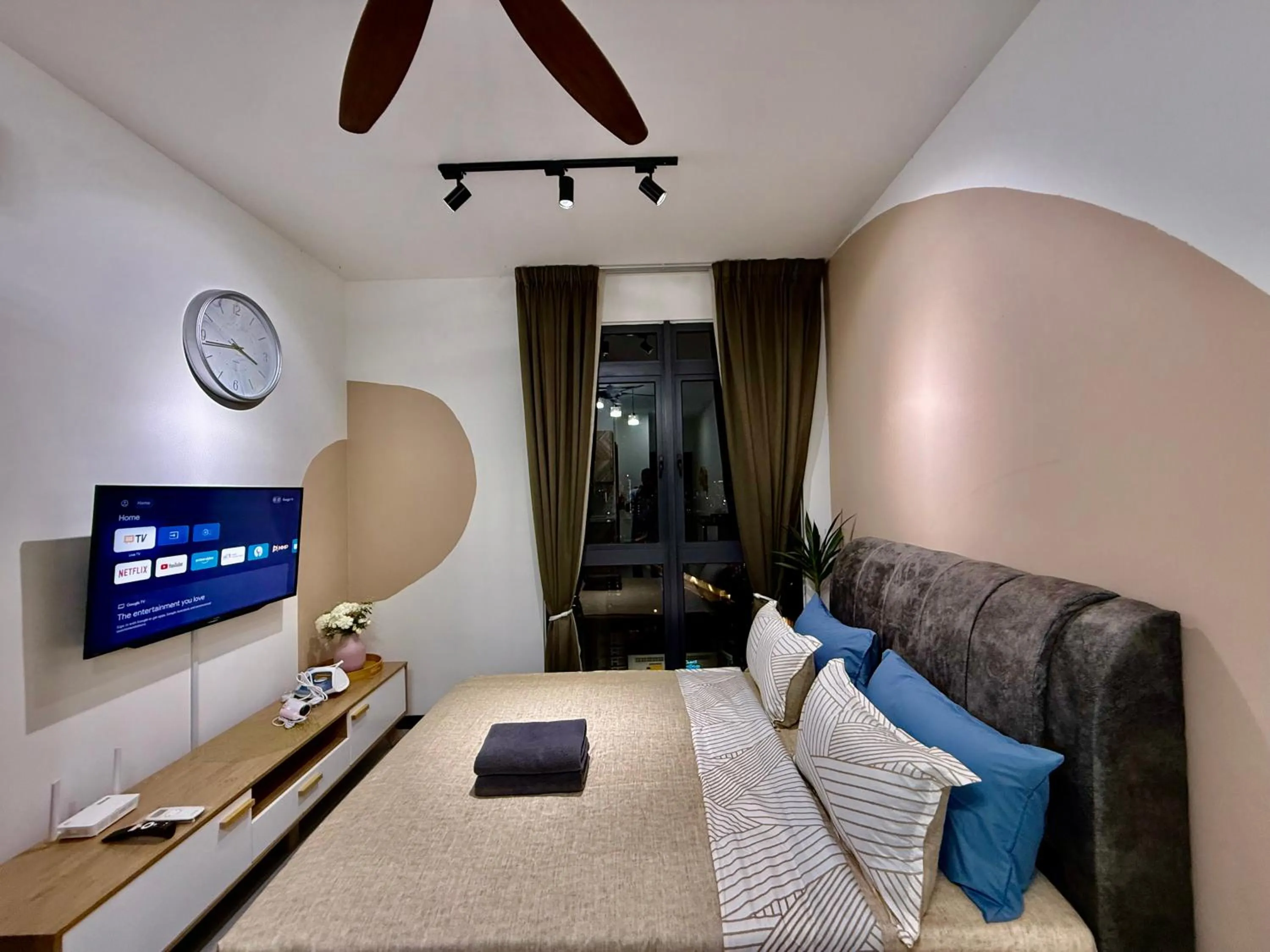 Neu Suites Service Apartment By Moonlight