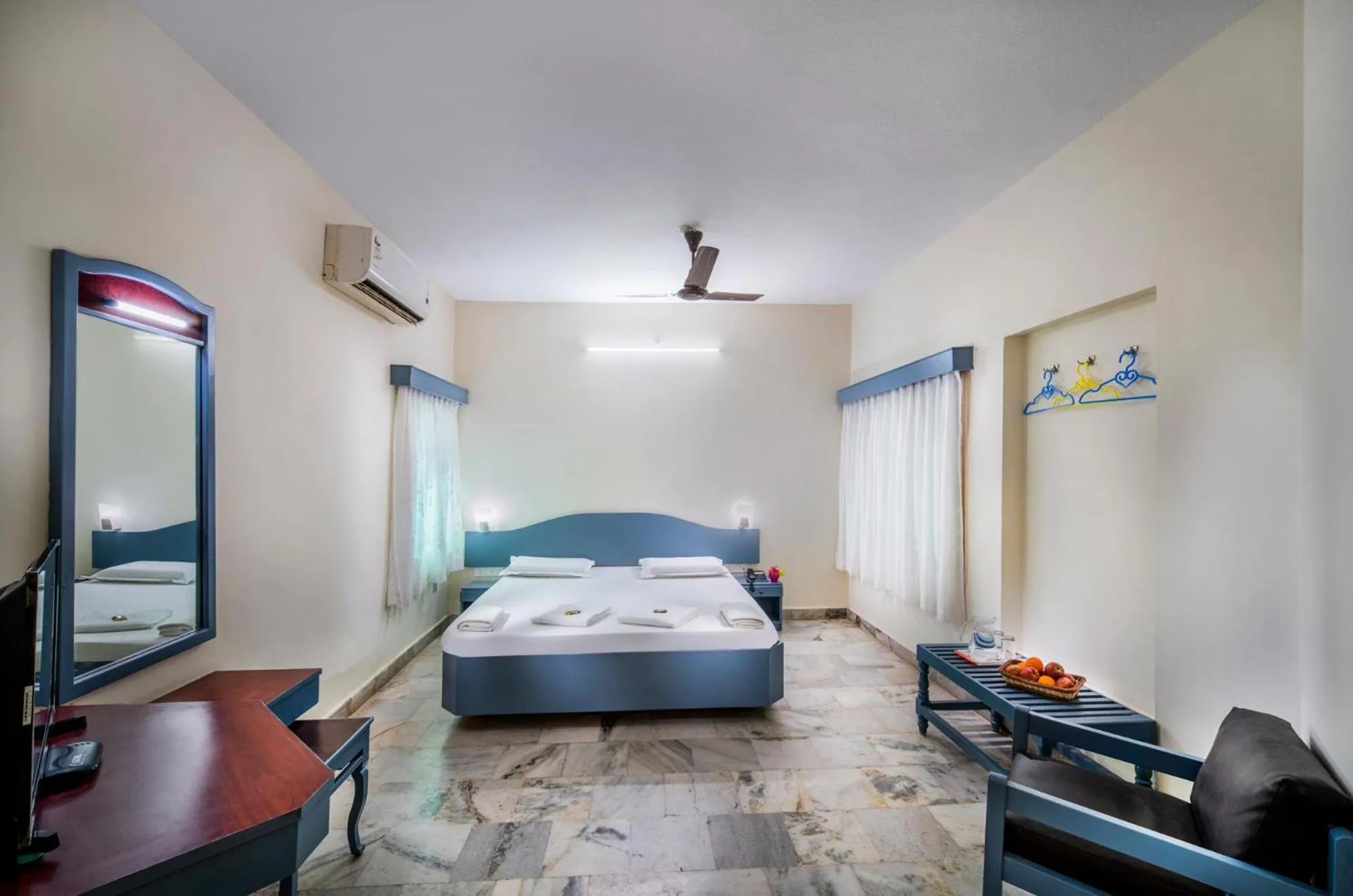 Bed in Hotel Sadhabishegam