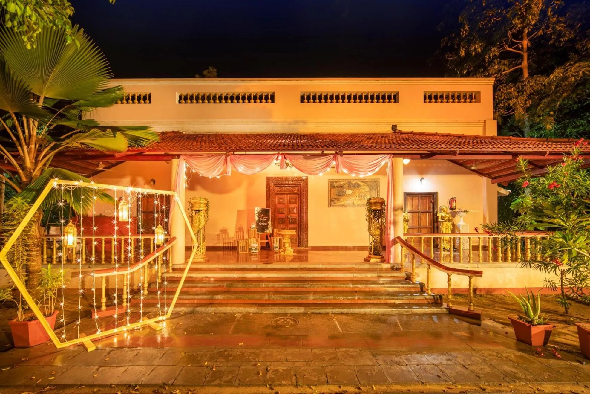 Property building in Hotel Sadhabishegam